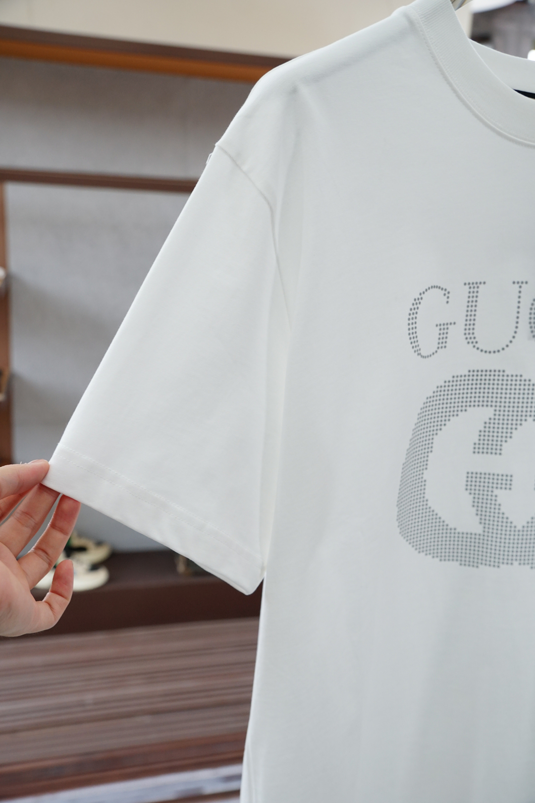 
Gucci 古奇
2025春夏系列新品🇨🇳  
爆款返单推荐🔥🔥🔥
圆领短袖T恤。选用进口欧棉，以天然