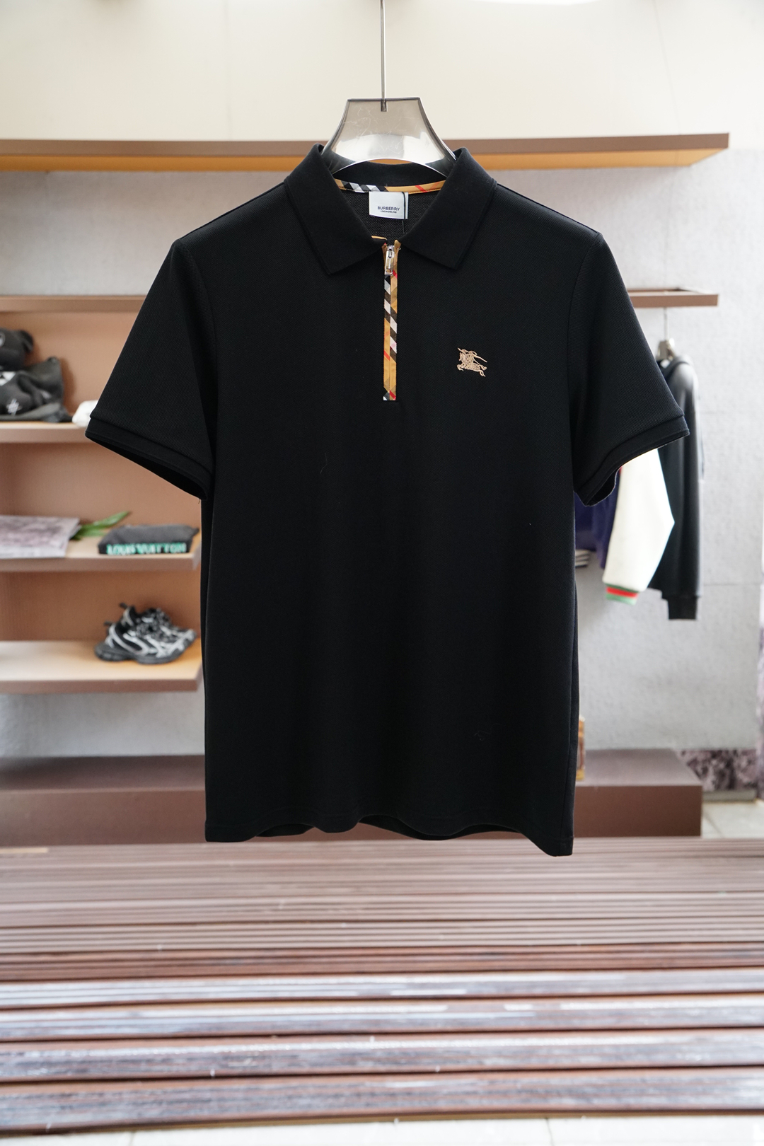 
BBR 巴宝莉
重磅推荐！2025早春。新品 专柜在售 时尚高端男装Polo-胸前Logo个性时尚/进