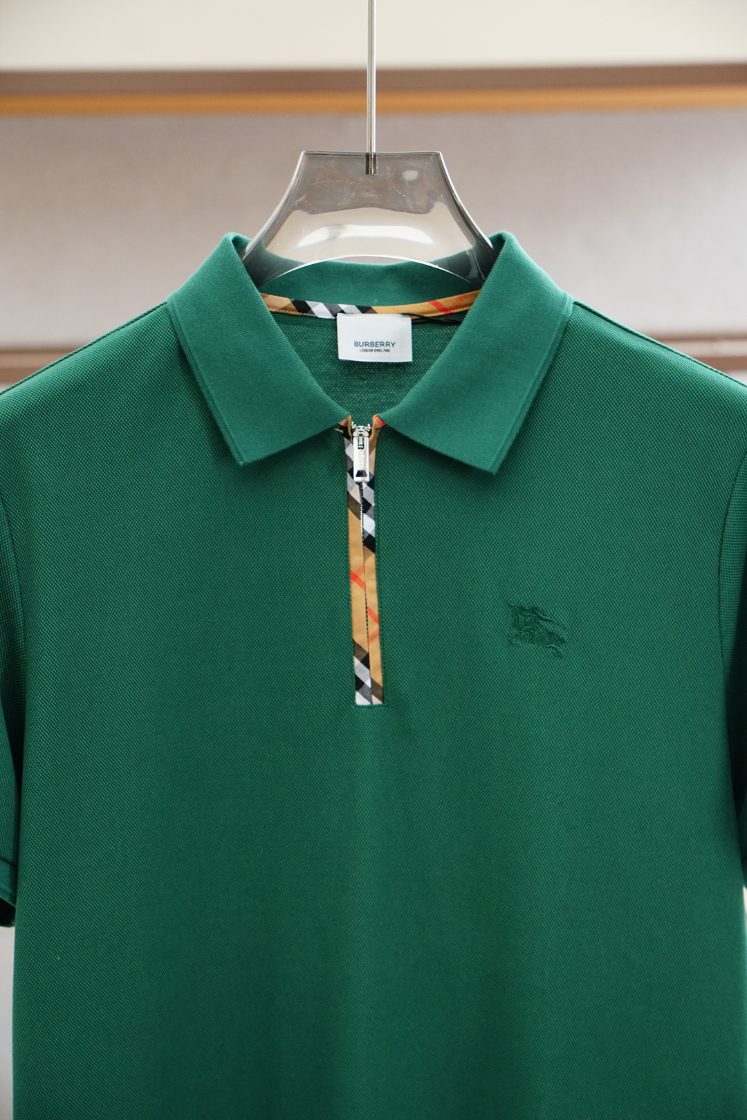 
BBR 巴宝莉
重磅推荐！2025早春。新品 专柜在售 时尚高端男装Polo-胸前Logo个性时尚/进