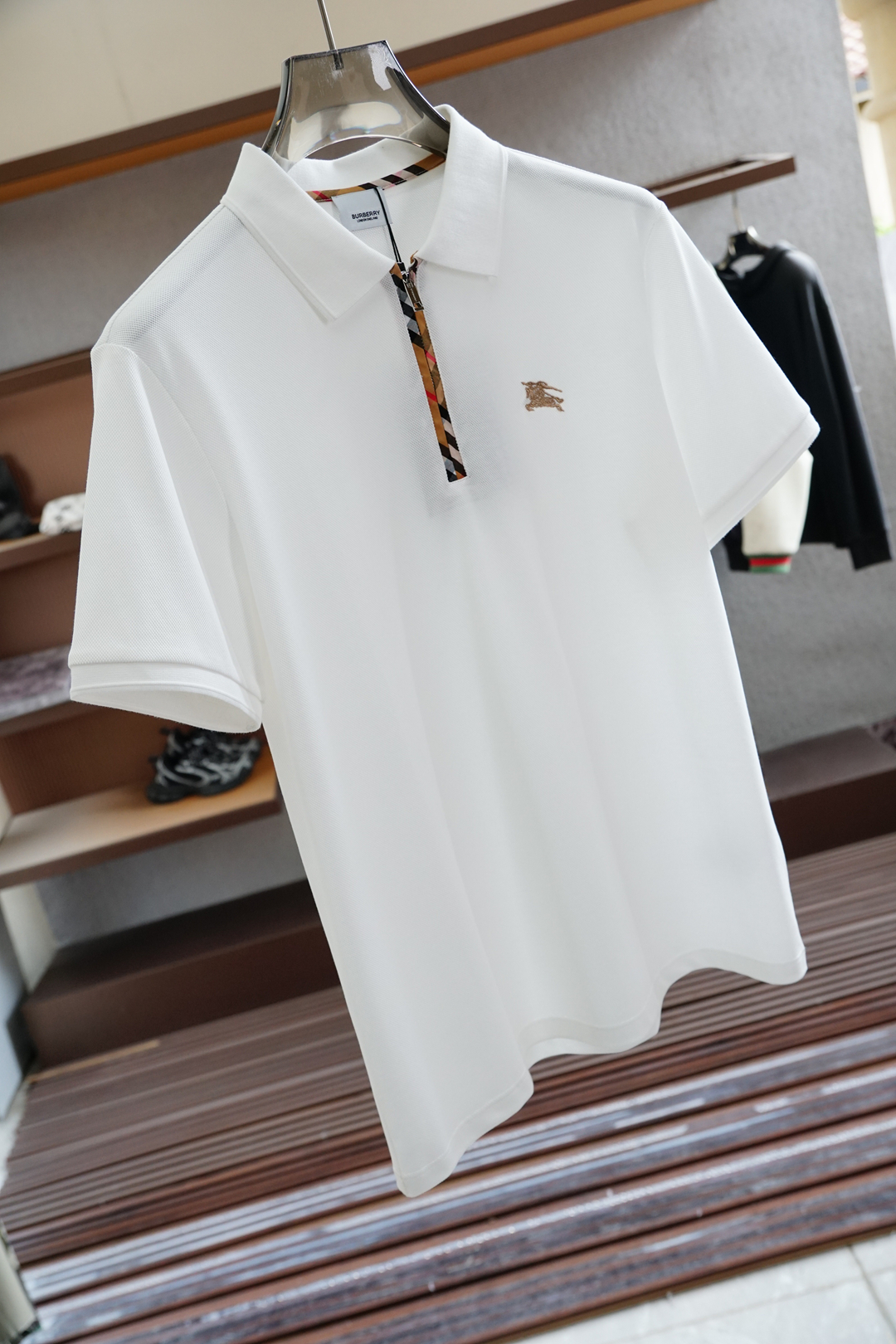 
BBR 巴宝莉
重磅推荐！2025早春。新品 专柜在售 时尚高端男装Polo-胸前Logo个性时尚/进