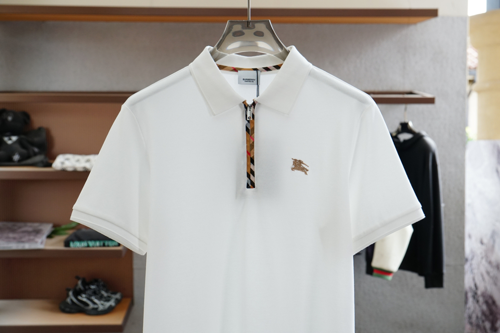 
BBR 巴宝莉
重磅推荐！2025早春。新品 专柜在售 时尚高端男装Polo-胸前Logo个性时尚/进