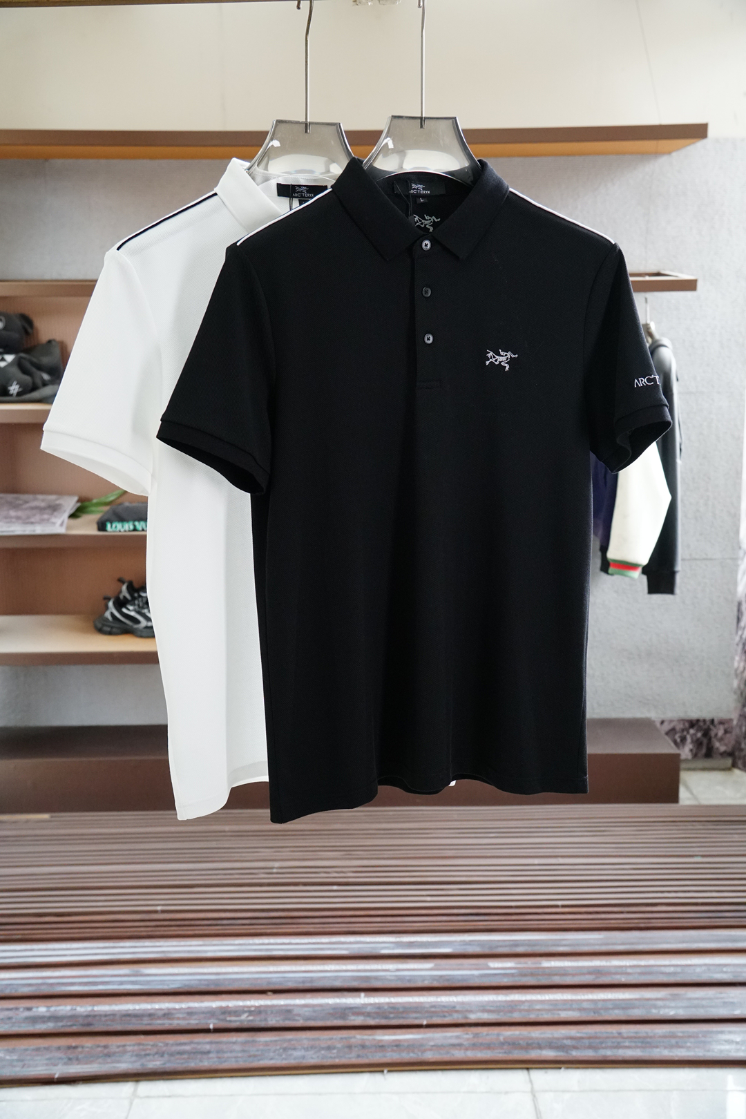 
始祖鸟
重磅推荐！2025早春。新品 专柜在售 时尚高端男装Polo-胸前Logo个性时尚/进口顶极高