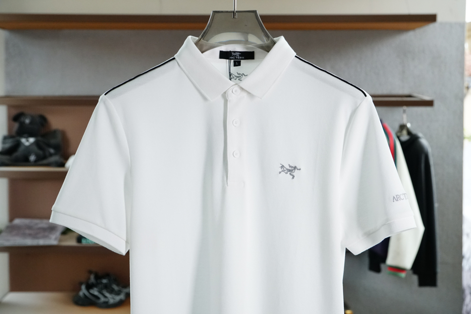 
始祖鸟
重磅推荐！2025早春。新品 专柜在售 时尚高端男装Polo-胸前Logo个性时尚/进口顶极高