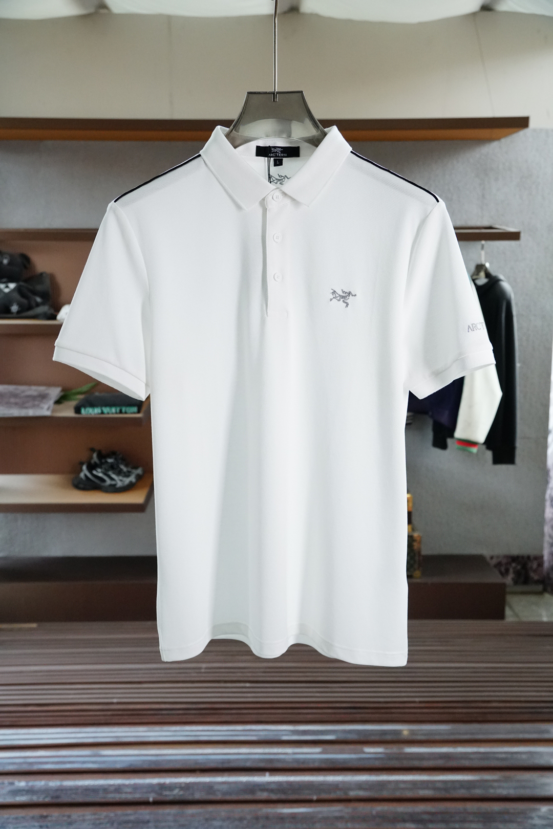 
始祖鸟
重磅推荐！2025早春。新品 专柜在售 时尚高端男装Polo-胸前Logo个性时尚/进口顶极高