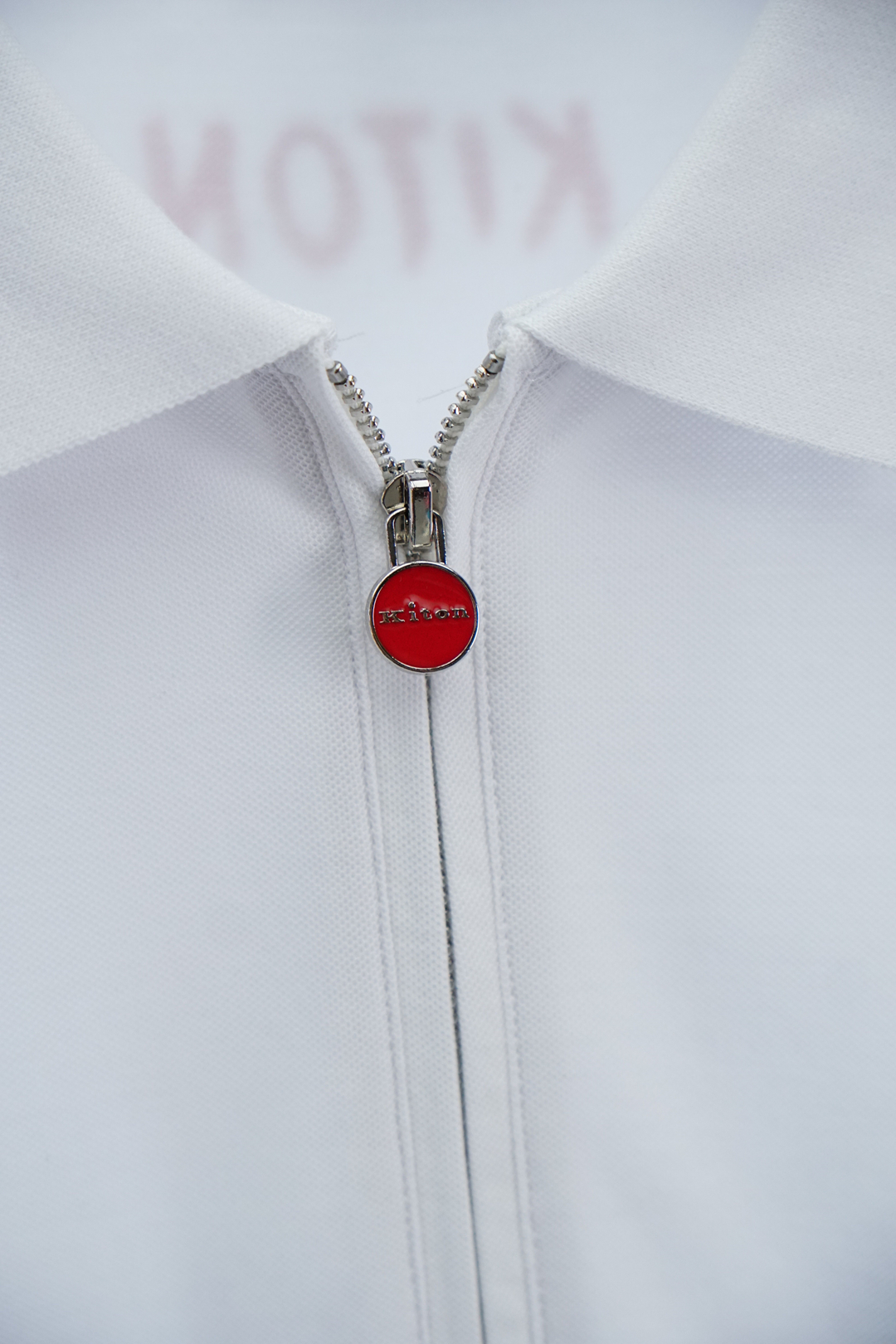 
Kiton 
重磅推荐！2025早春。新品 专柜在售 时尚高端男装Polo-胸前Logo个性时尚/进口