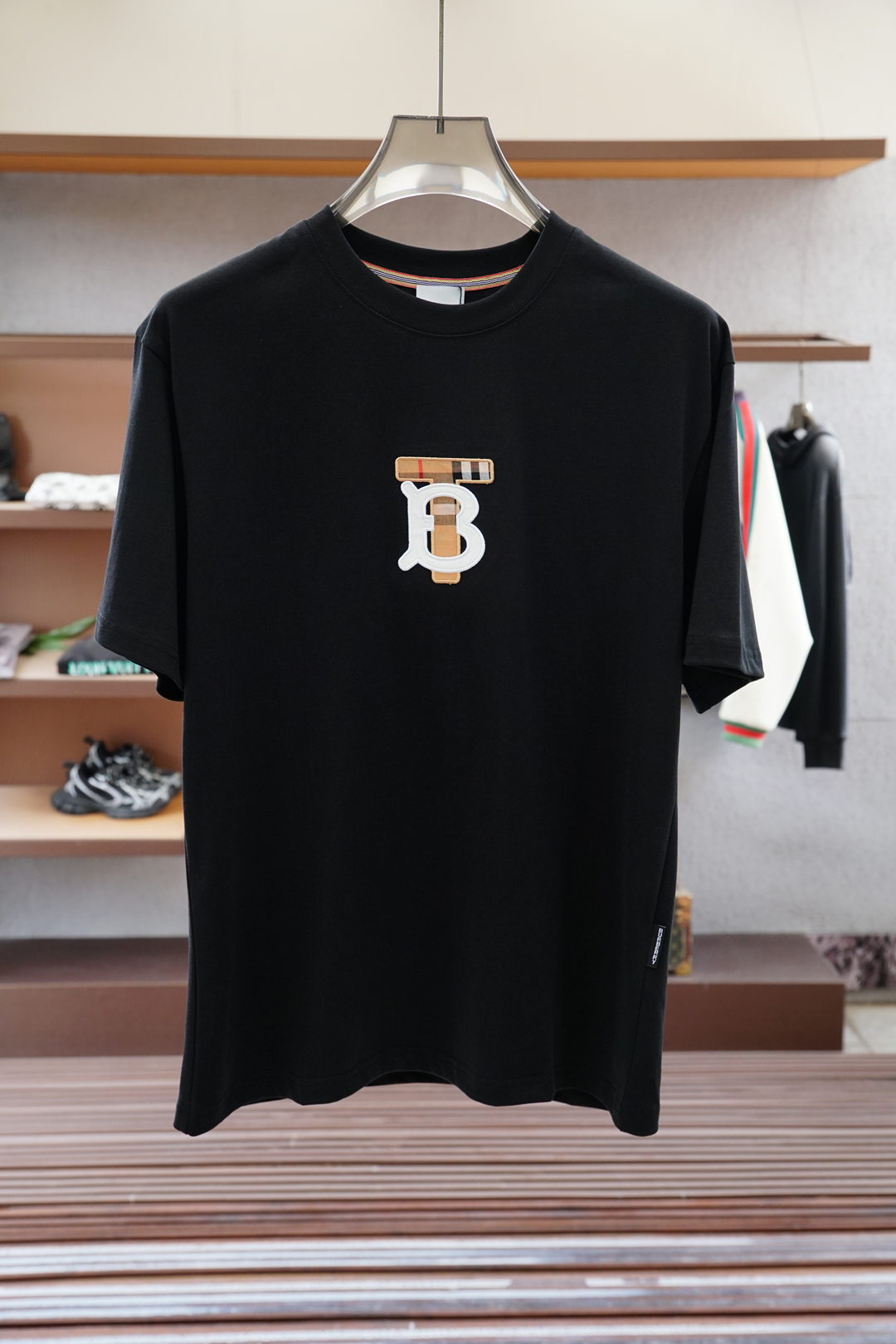 
BBR 巴宝莉
2025ss夏季新款 男士 圆领T恤短袖
胸前印花家图案 采用进口数码直喷，图案栩栩如