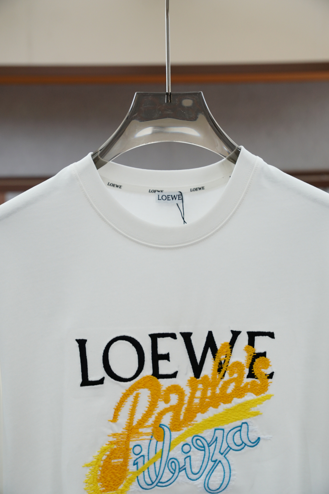 
罗意威 Loewe 
2025ss夏季新款 男士 圆领T恤短袖
胸前印花家图案 采用进口数码直喷，图案