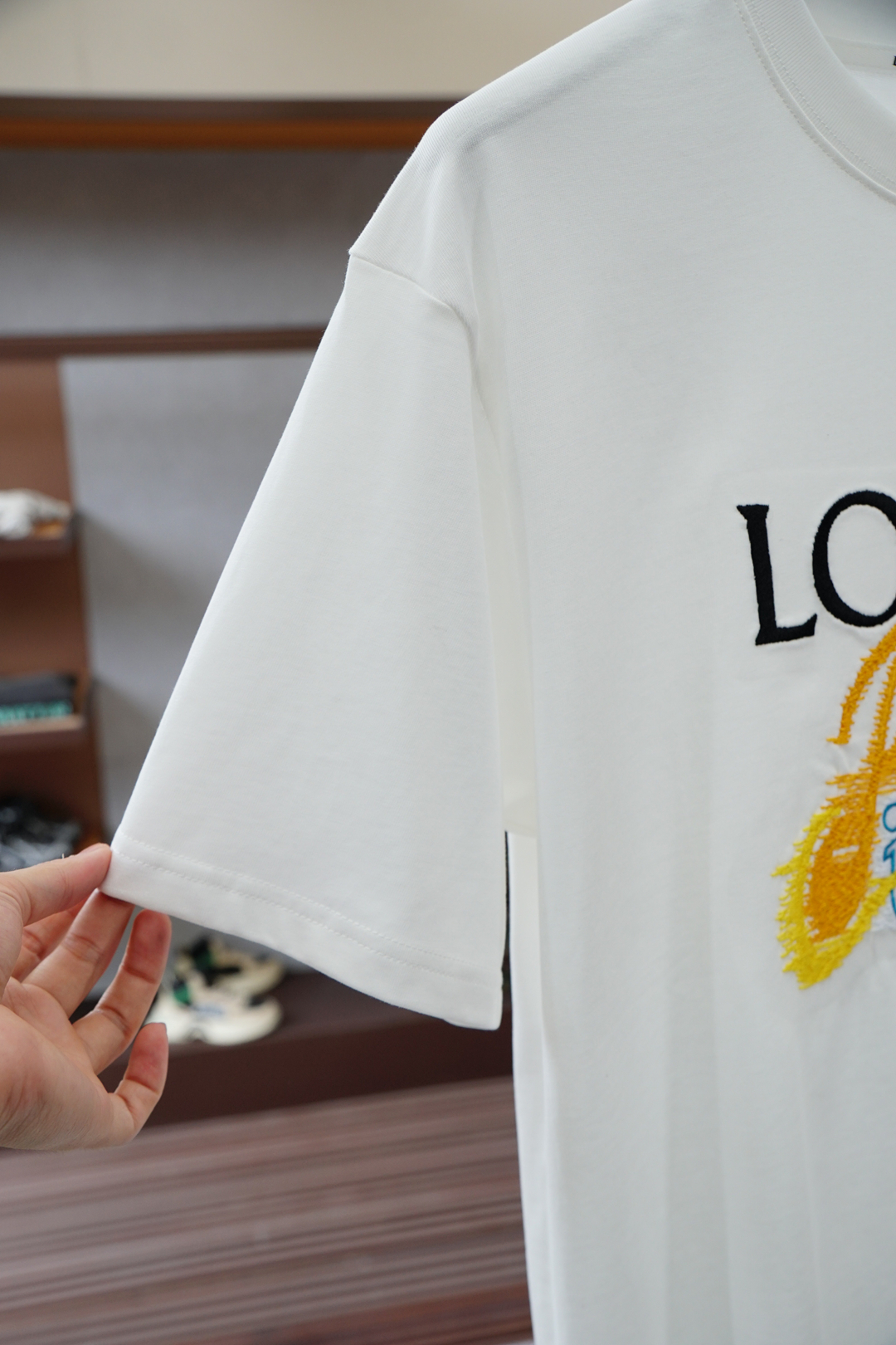 
罗意威 Loewe 
2025ss夏季新款 男士 圆领T恤短袖
胸前印花家图案 采用进口数码直喷，图案