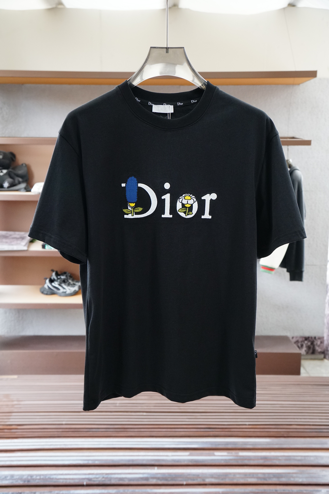 
Dior 迪奥
2025ss夏季新款 H家男士 圆领T恤短袖
胸前印花家图案 采用进口数码直喷，图案栩