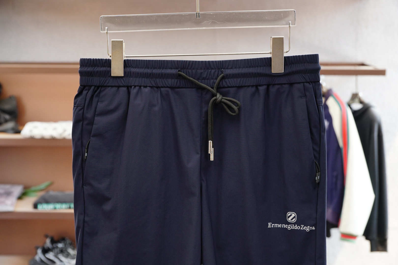 “Genia Sports Shorts: 100% Cotton, Customized Design, Superior Quality Fabric and Hardware” - 图片 4