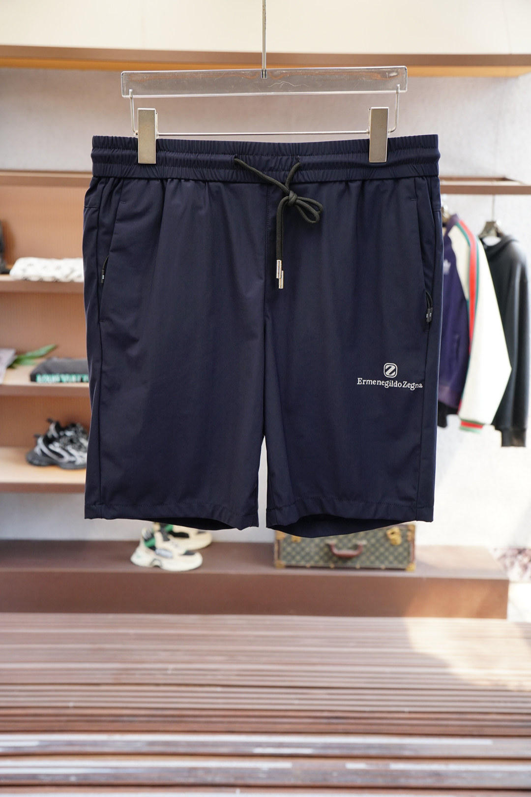 “Genia Sports Shorts: 100% Cotton, Customized Design, Superior Quality Fabric and Hardware” - 图片 3