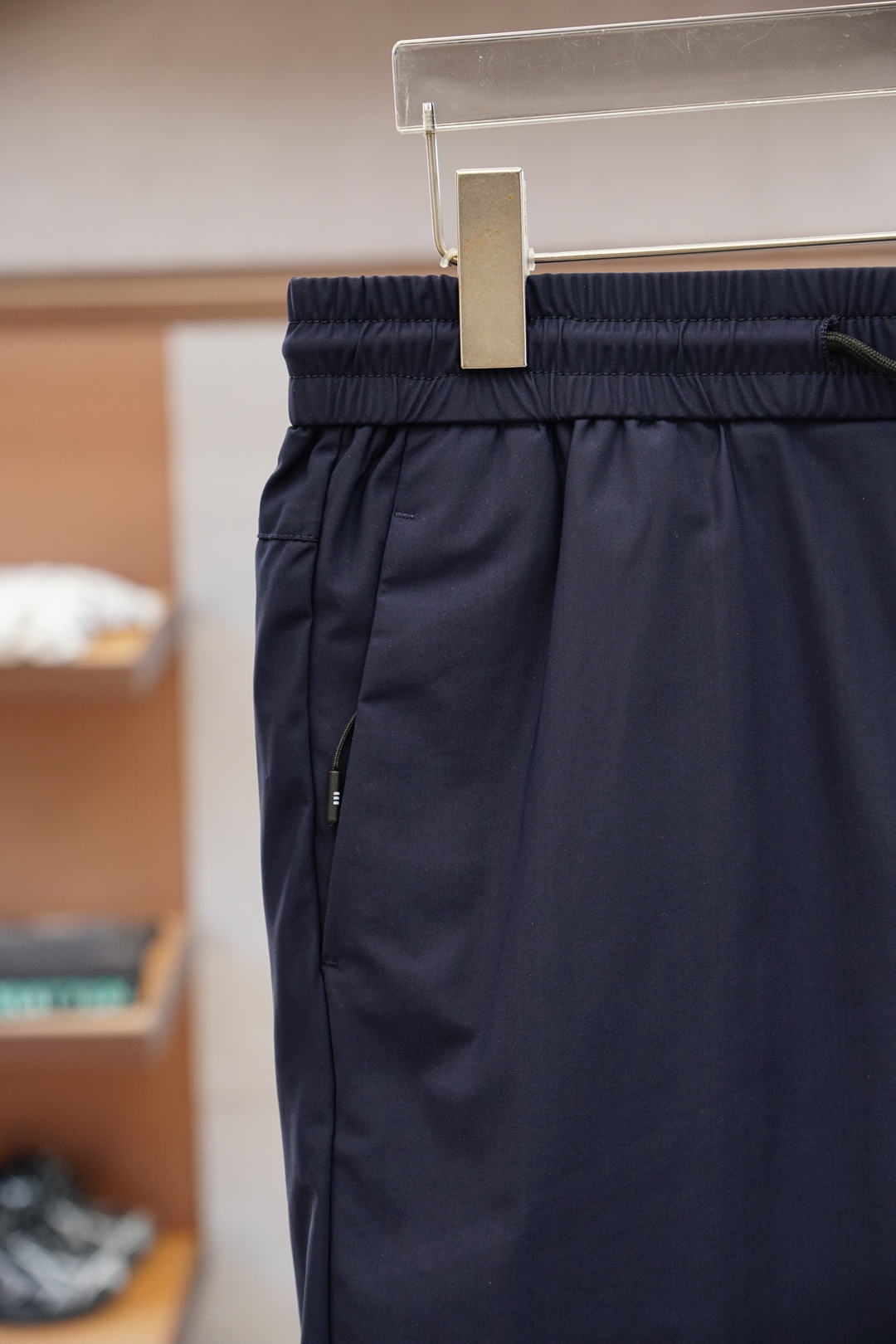 “Genia Sports Shorts: 100% Cotton, Customized Design, Superior Quality Fabric and Hardware” - 图片 6