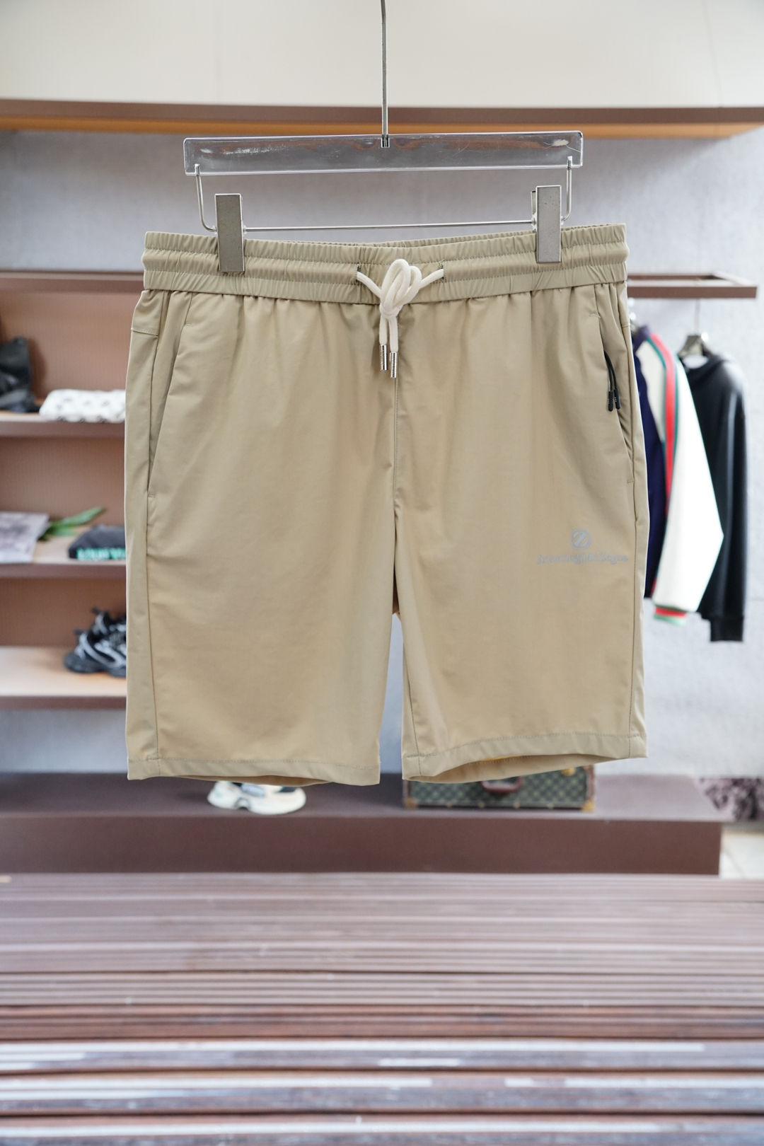 “Genia Sports Shorts: 100% Cotton, Customized Design, Superior Comfort and Style” - 图片 1