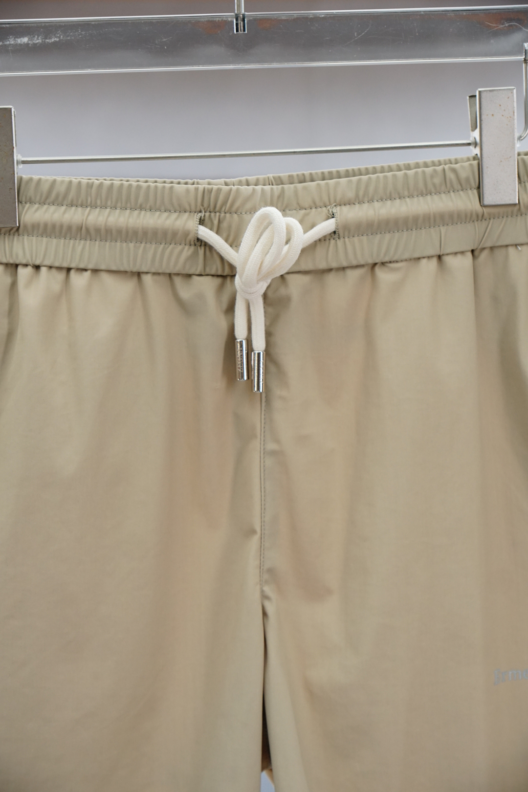 “Genia Sports Shorts: 100% Cotton, Customized Design, Superior Comfort and Style” - 图片 5
