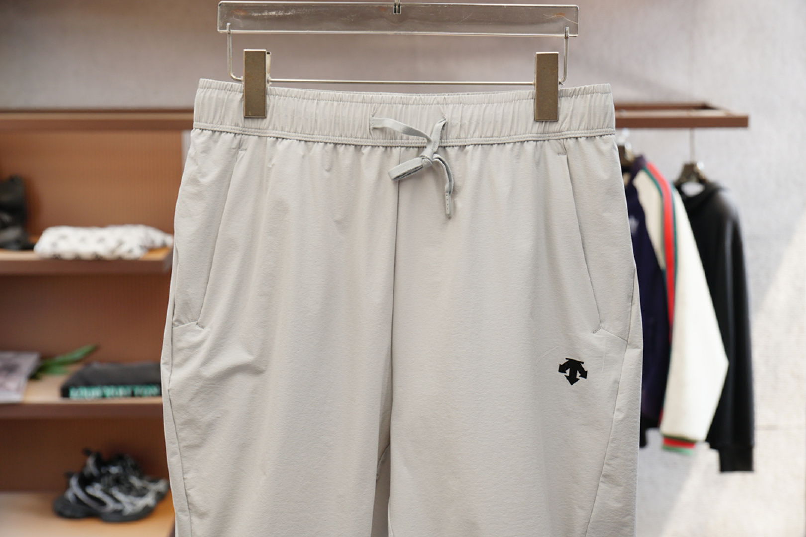 New Year’s Fire Sports Shorts: 100% Cotton, Custom Hardware, Invincible Design - 图片 4