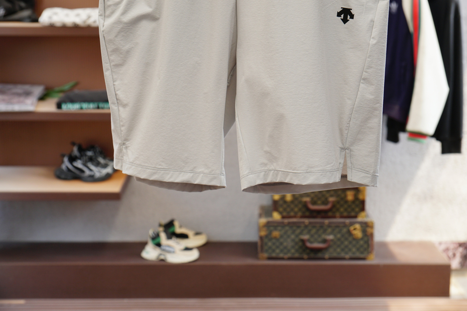 New Year’s Fire Sports Shorts: 100% Cotton, Custom Hardware, Invincible Design - 图片 5