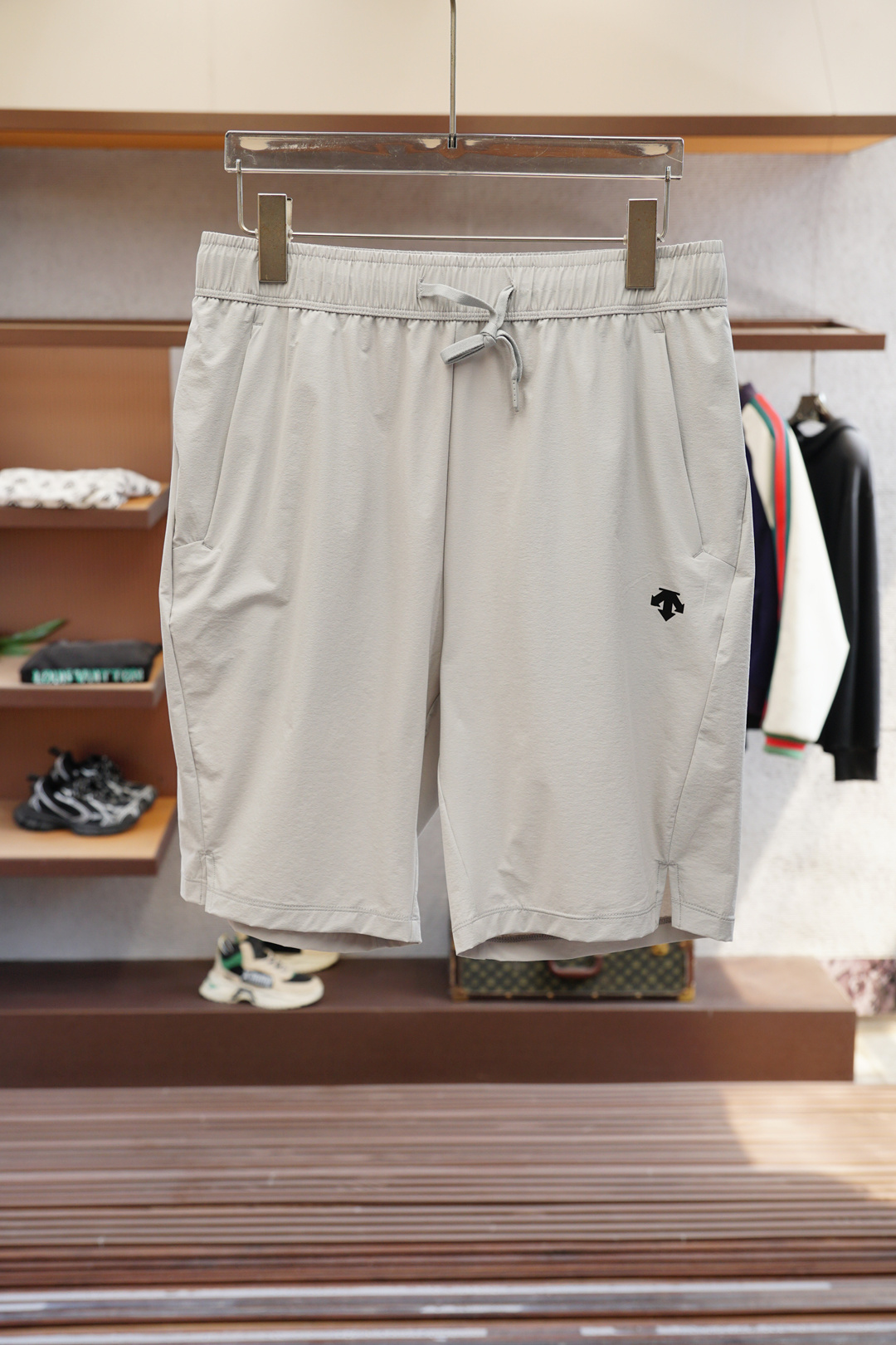 New Year’s Fire Sports Shorts: 100% Cotton, Custom Hardware, Invincible Design - 图片 3