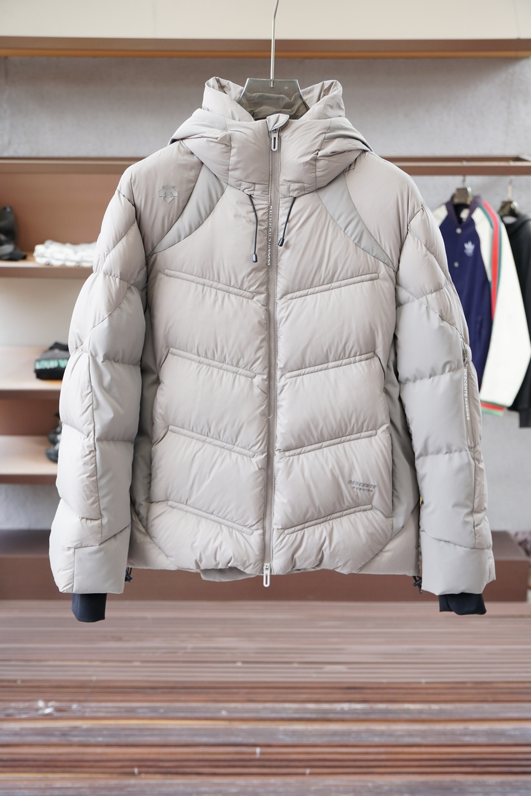 迪桑特/2025 FW秋冬新品羽绒服-休闲商务系列羽绒夹克｜极简时尚，尽享意式奢华｜整件羽绒服大身充绒饱