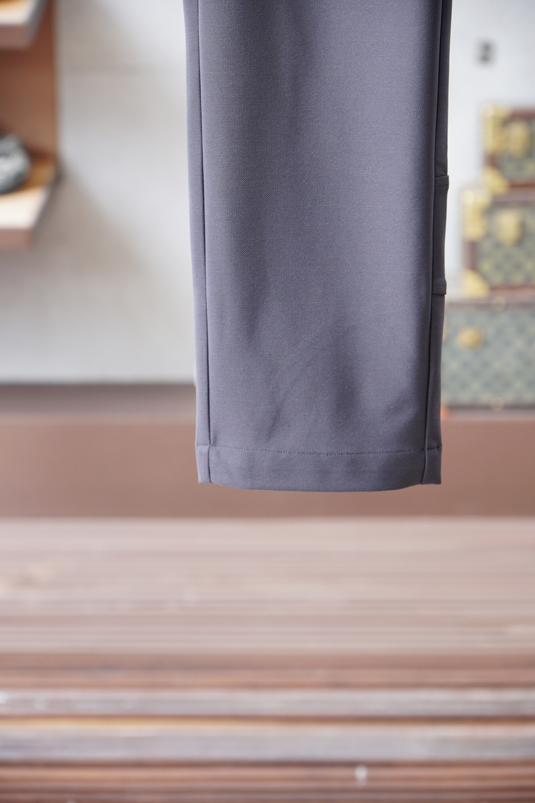 普拉达- Prada-经典刺绣logo标识加绒休闲裤，男士内里科技热熔岩蓄热直筒长裤。深圳港口私密订单，