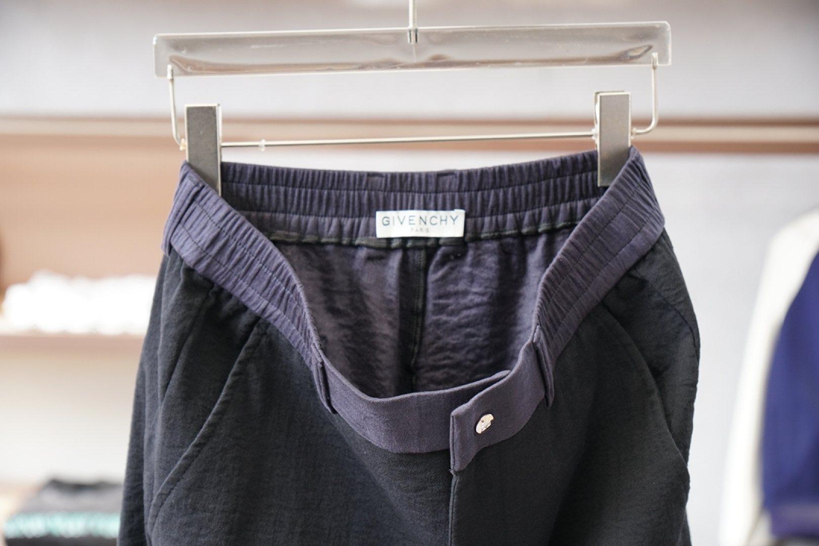 纪梵希-25秋冬新款logo标识加绒休闲裤，男士内里科技热熔岩蓄热直筒长裤。深圳港口私密订单，最新柜台单