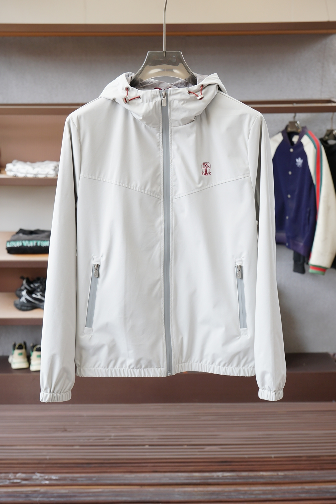 NO:610204,BC-New men's casual custom-made jacket hooded jacket. Put on a simple and capable casual jacket, and instantly return to a fashionable and domineering state, and full of vitality. The most popular zipper design in history, all fabrics need to be customized, and the luxurious and slim tailoring reflects our perfect body shape, which can be easily controlled regardless of whether we are fat or thin. Super versatile style, not picky, suitable for different age groups. High street practical style, with sharp tools Size M-3xl,,jackets & coats,jackets &  coats,hats,alexander wang19860909BC-新款男士休闲定制夹克连帽外套.穿上简约干练的休闲外套,瞬间重回时髦霸气,又是活力满满的状态.史前最流行的拉链设计,面料全部需要定制,奢华感十足修身的剪裁体现出我们完美的体型无论胖瘦都可以轻松驾驭.超百搭款式,不挑身材的款,适合不同年龄段穿着.高街实穿款,搭配利器 尺码M-3xl,,jackets & coats,jackets & coats,hats,alexander wang,Men's clothing