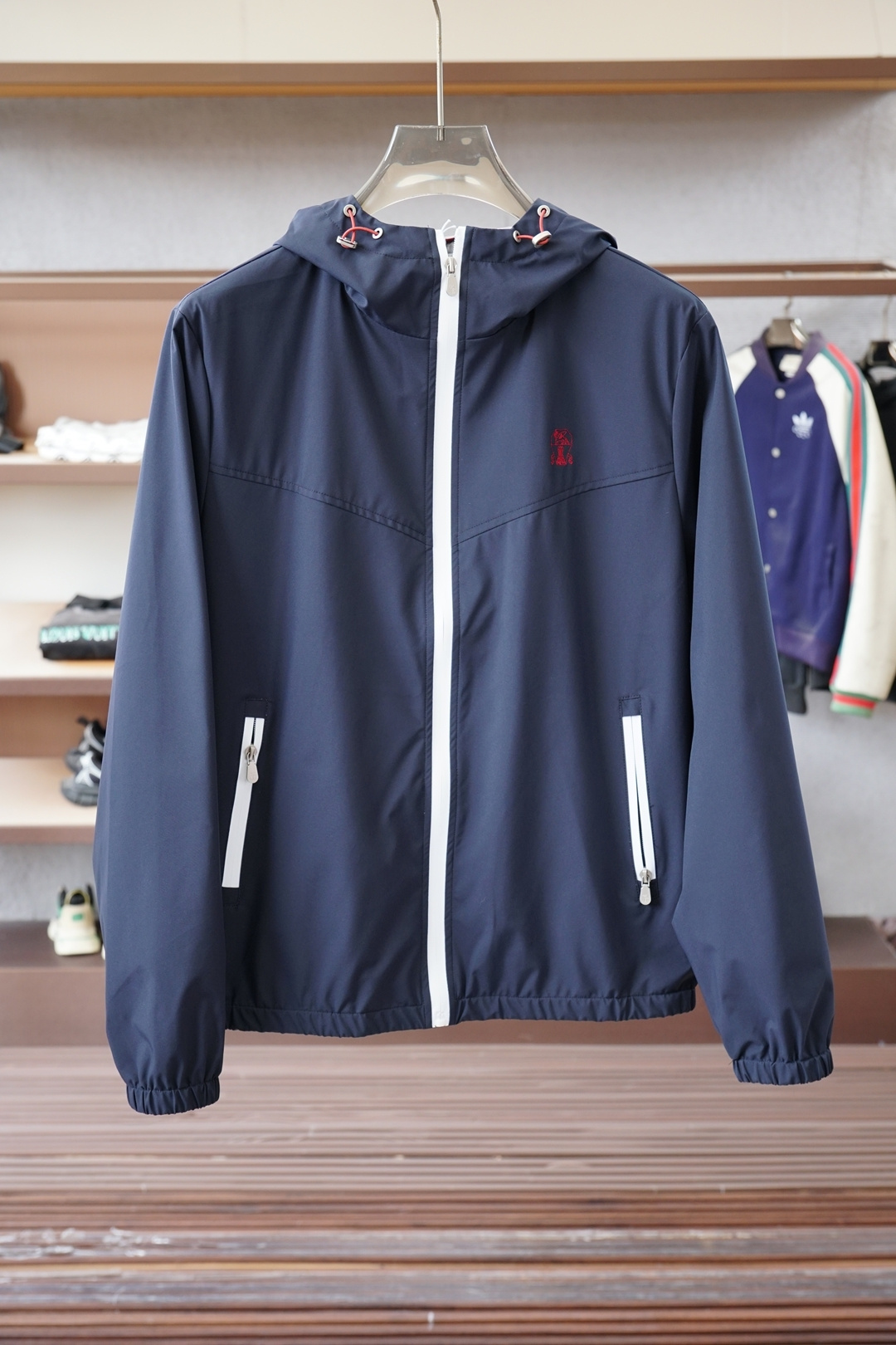 NO:610210,BC, the new men's casual custom-made hooded jacket. Put on a simple and capable casual jacket, and instantly return to a fashionable and domineering state, and full of vitality. The most popular zipper design in history, all fabrics need to be customized, and the luxurious and slim tailoring reflects our perfect body shape, which can be easily controlled regardless of whether we are fat or thin. Super versatile style, not picky, suitable for different age groups. High street practical style, with sharp tools, size M-3xl,,jackets & coats,jackets &  coats,hats,alexander wang19860909BC,新款男士休闲定制夹克连帽外套.穿上简约干练的休闲外套,瞬间重回时髦霸气,又是活力满满的状态.史前最流行的拉链设计,面料全部需要定制,奢华感十足修身的剪裁体现出我们完美的体型无论胖瘦都可以轻松驾驭.超百搭款式,不挑身材的款,适合不同年龄段穿着.高街实穿款,搭配利器 尺码M-3xl,,jackets & coats,jackets & coats,hats,alexander wang,Men's clothing