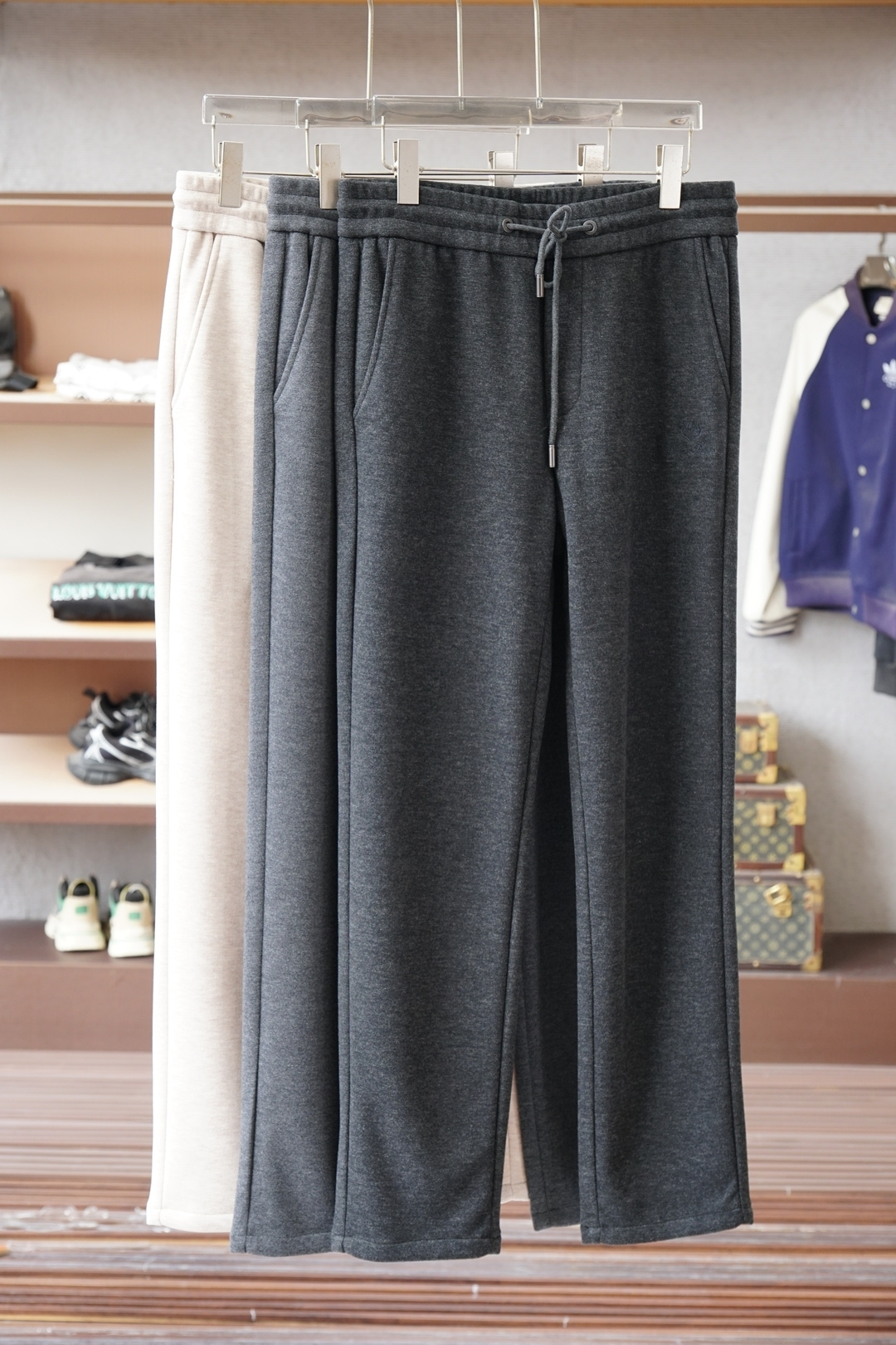 NO:610231,Lp - new winter thickened casual pants! Official website for simultaneous sale. Brand classic logo casual pants, customized fabrics, excellent comfort, strong touch. Highly recognizable, perfect appearance and craftsmanship. Size: m-3xl,, loro piana, alexander wang19860909Lp-冬款加厚新款休闲裤!官网同步发售.品牌经典logo休闲裤,定制面料,舒适度极好,手触感强烈.辨识度极高,完美品相工艺. 尺码: m-3xl,,loro piana,alexander wang,Men's clothing