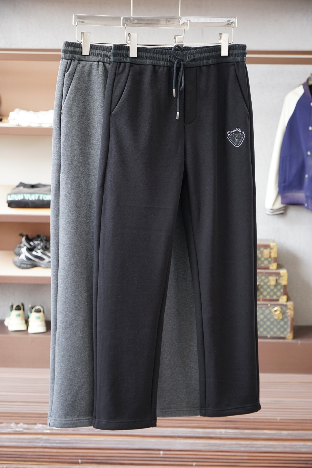 NO:610226,Dior Dior - new winter thickened casual pants! Official website for simultaneous sale. Brand classic logo casual pants, customized fabrics, excellent comfort, strong touch. Highly recognizable, perfect appearance and craftsmanship. Size: m-3xl,, dior, dior, alexander wang19860909Dior迪奥-冬款加厚新款休闲裤!官网同步发售.品牌经典logo休闲裤,定制面料,舒适度极好,手触感强烈.辨识度极高,完美品相工艺. 尺码: m-3xl,,dior,dior,alexander wang,Men's clothing