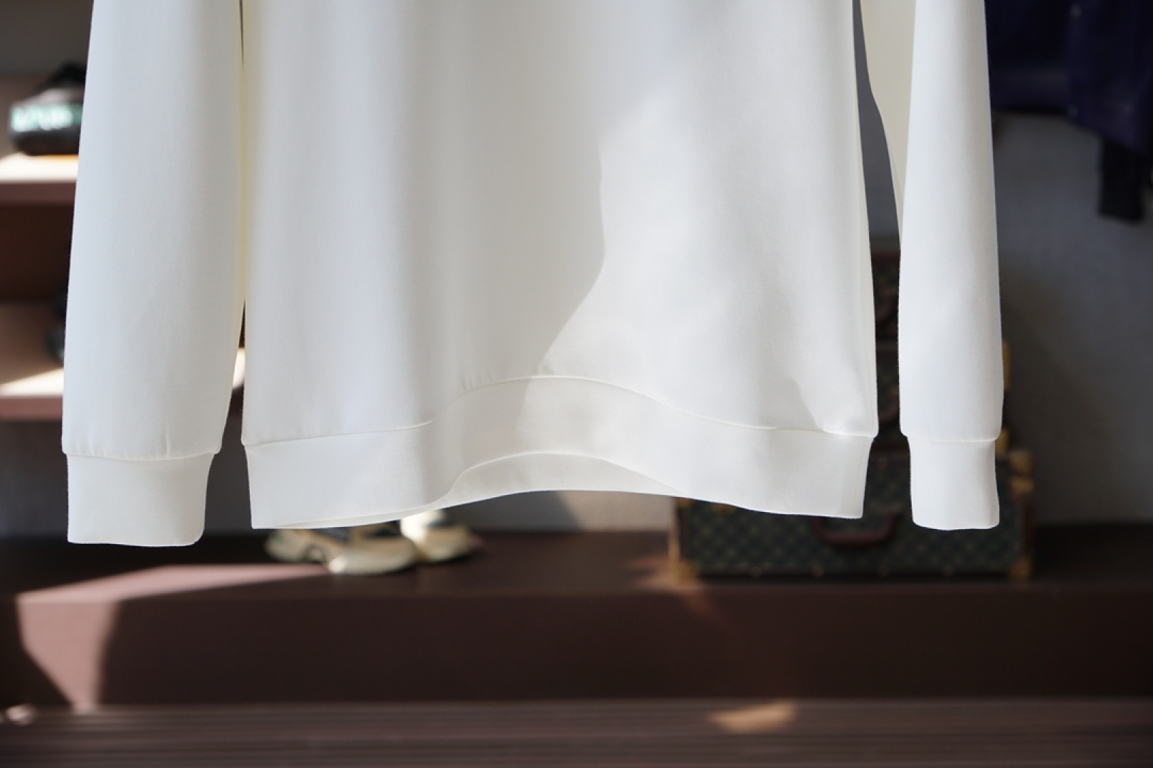 Prada普拉达-25秋冬新品饰字母印花标识针织圆领卫衣，正面饰字母印花，采用400克重莱赛尔空气层面料