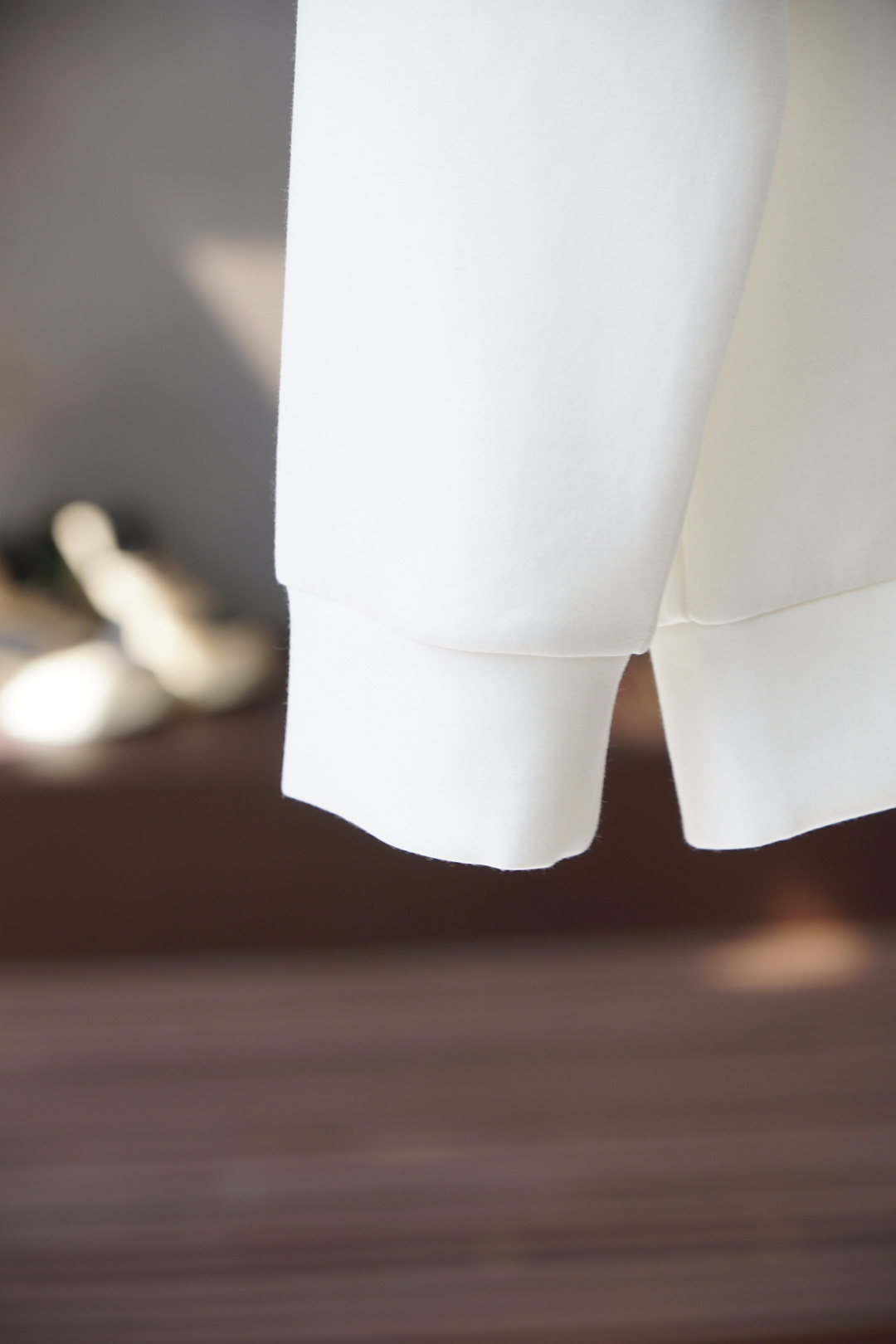 BBR 巴宝莉-25秋冬新品饰字母印花标识针织圆领卫衣，正面饰字母印花，采用400克重莱赛尔空气层面料，