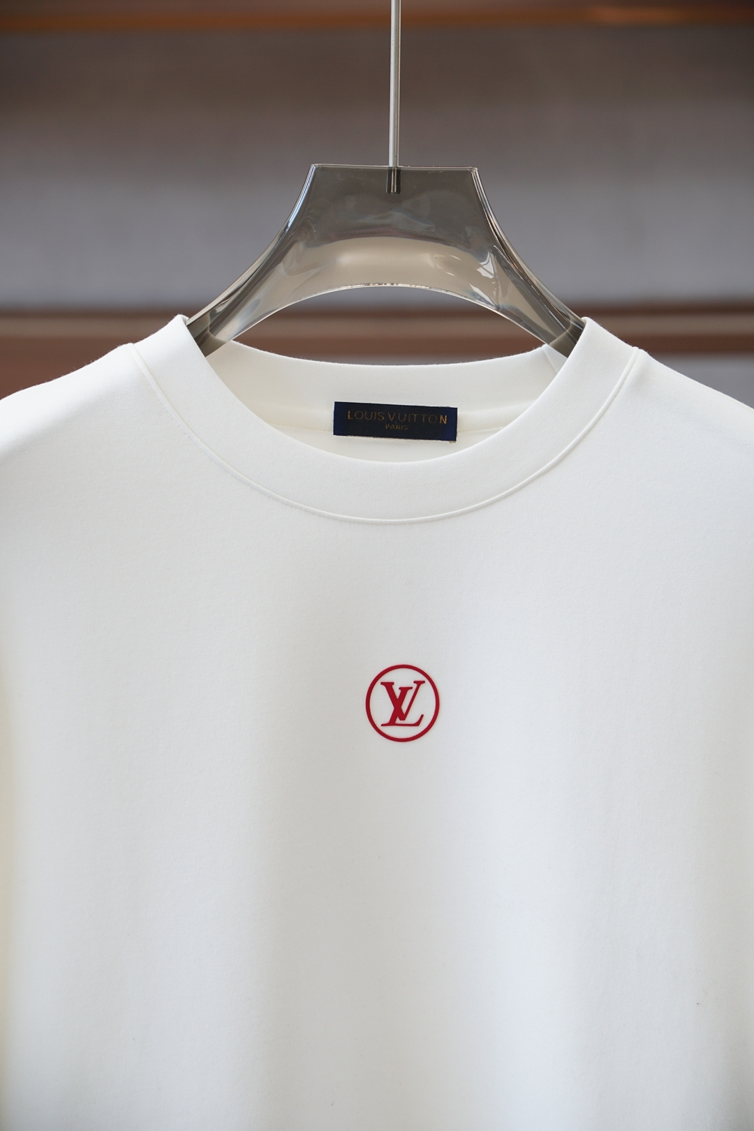 Lv 路易威登-25秋冬新品饰字母印花标识针织圆领卫衣，正面饰字母印花，采用400克重莱赛尔空气层面料，