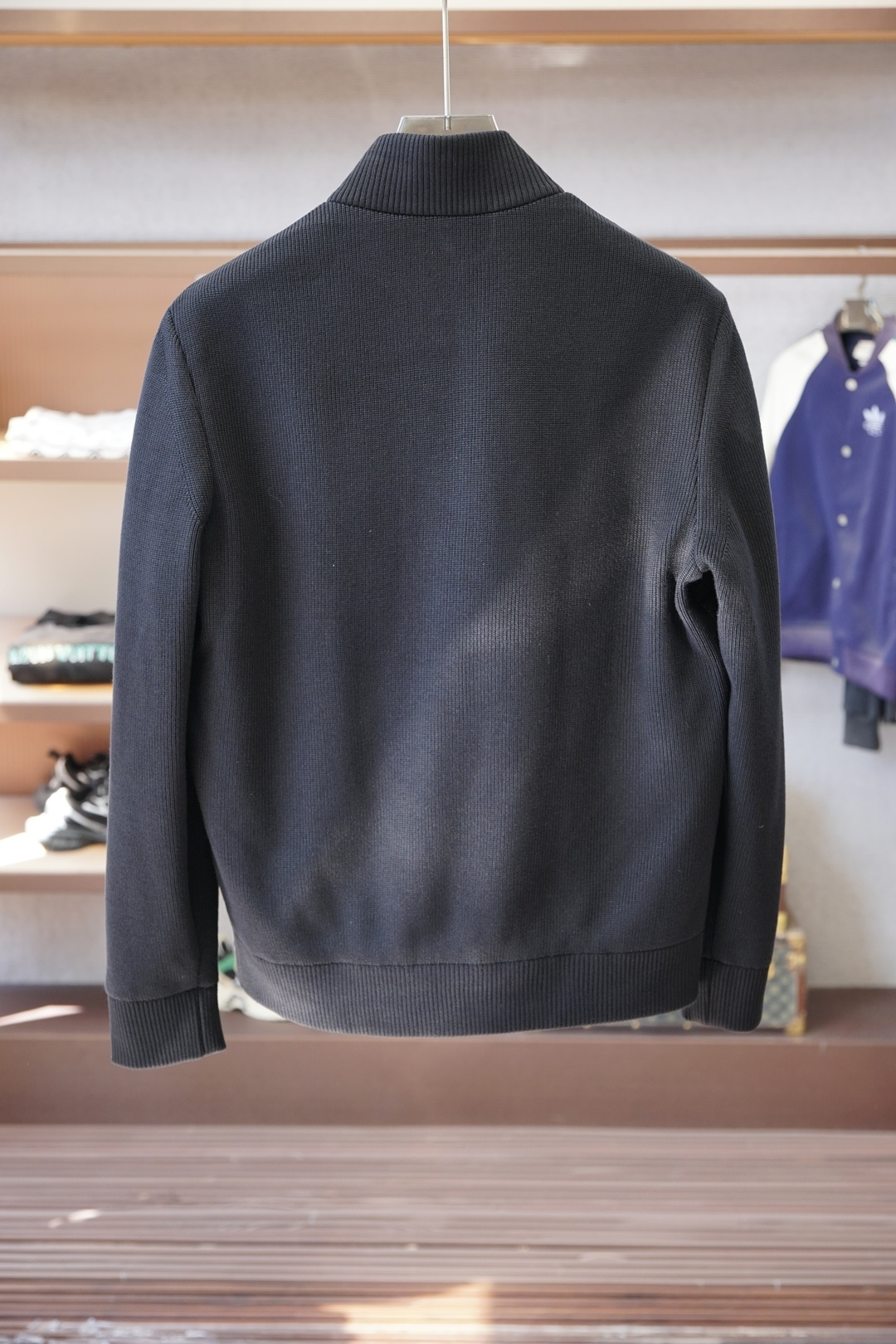 蒙口-2025秋冬款针织拼接羽绒混纺外套 | 品质之选，写意潇洒🍕🍕👕 高品质面料：精选14%绵羊毛，柔