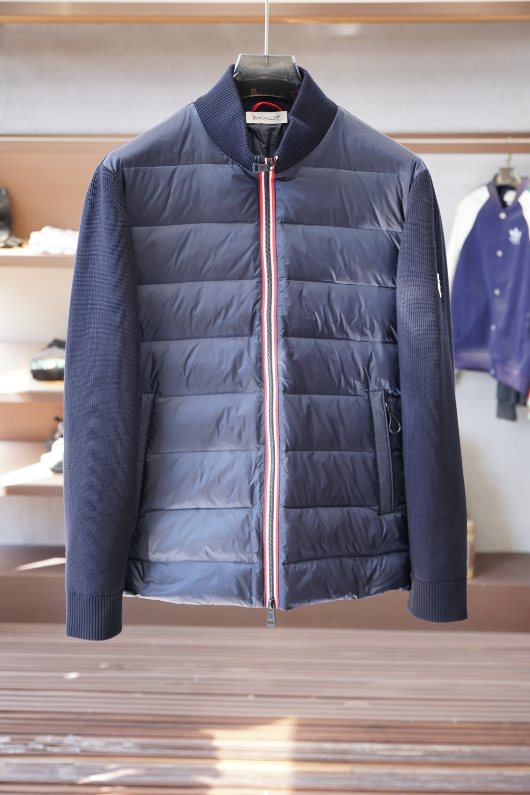 蒙口-2025秋冬款针织拼接羽绒混纺外套 | 品质之选，写意潇洒🍕🍕👕 高品质面料：精选14%绵羊毛，柔