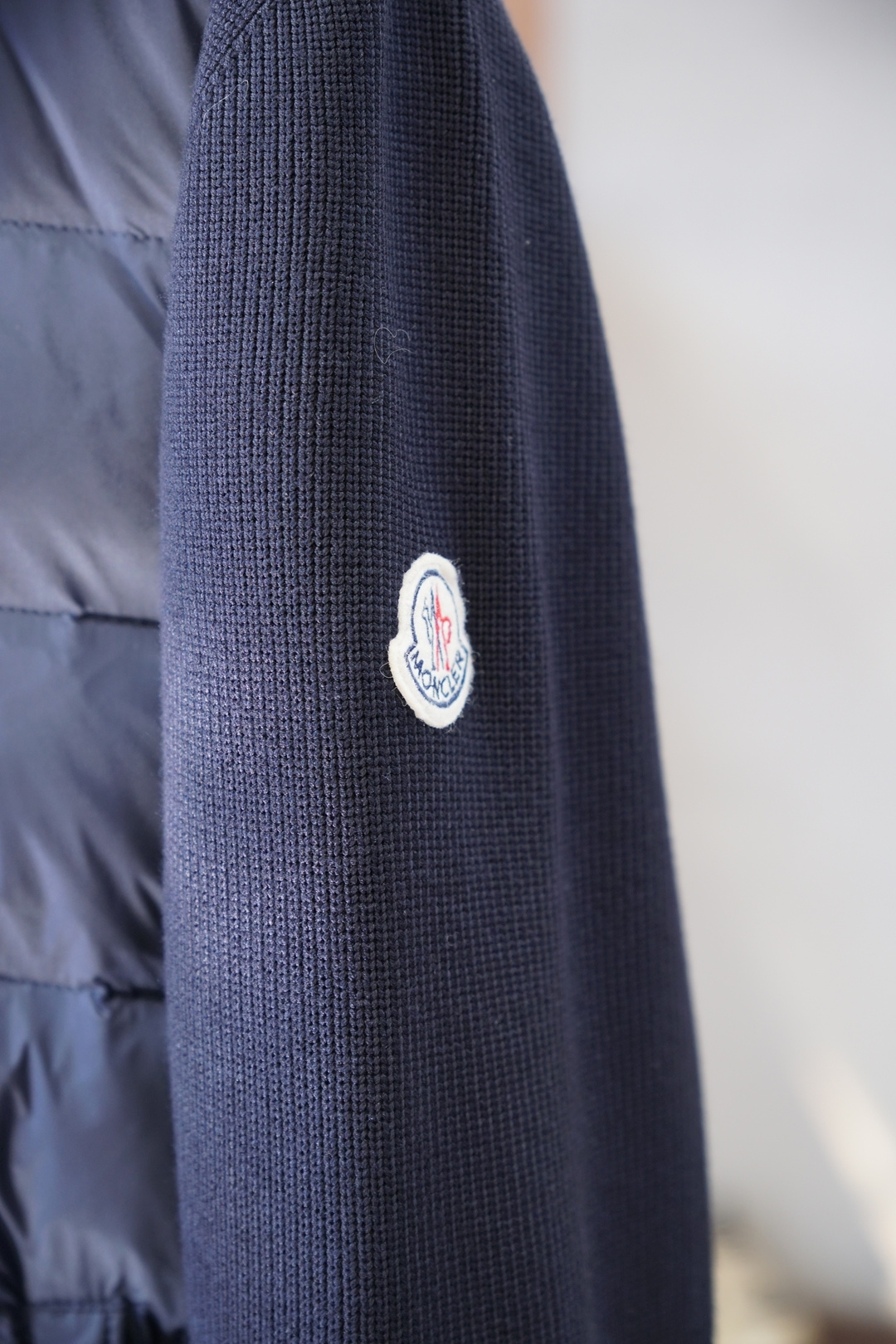 蒙口-2025秋冬款针织拼接羽绒混纺外套 | 品质之选，写意潇洒🍕🍕👕 高品质面料：精选14%绵羊毛，柔