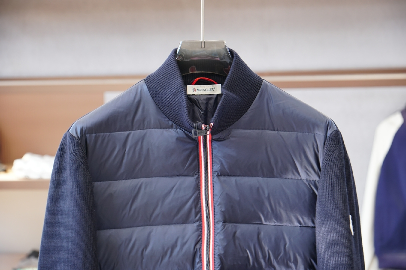 蒙口-2025秋冬款针织拼接羽绒混纺外套 | 品质之选，写意潇洒🍕🍕👕 高品质面料：精选14%绵羊毛，柔