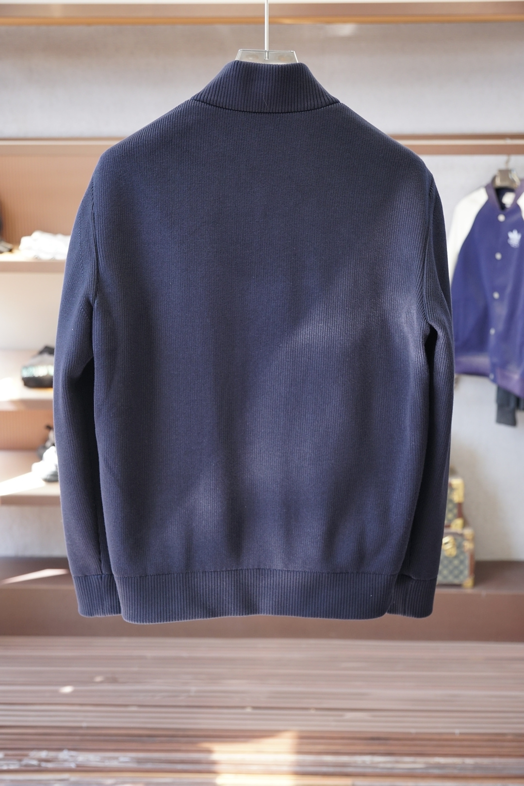 蒙口-2025秋冬款针织拼接羽绒混纺外套 | 品质之选，写意潇洒🍕🍕👕 高品质面料：精选14%绵羊毛，柔