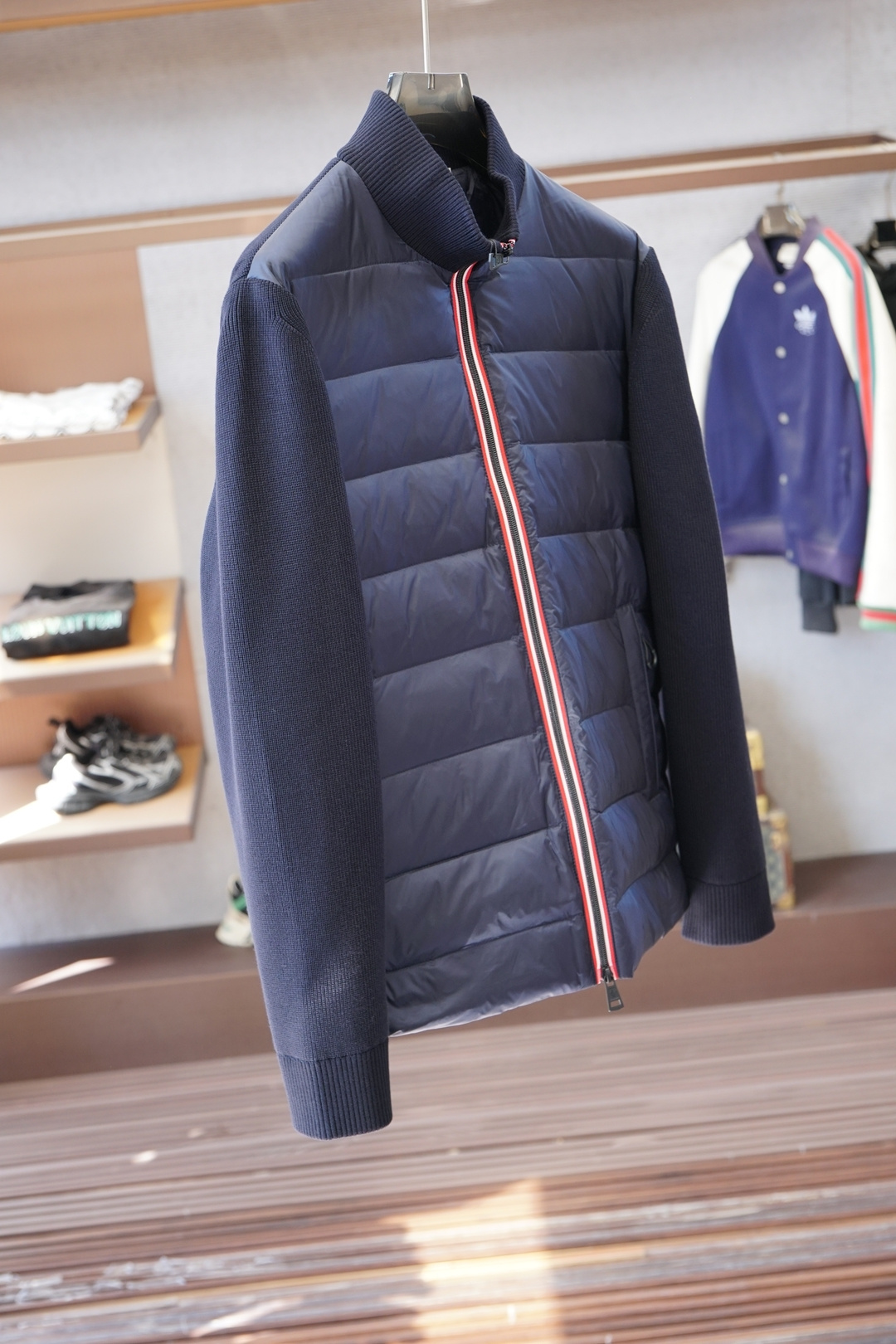 蒙口-2025秋冬款针织拼接羽绒混纺外套 | 品质之选，写意潇洒🍕🍕👕 高品质面料：精选14%绵羊毛，柔