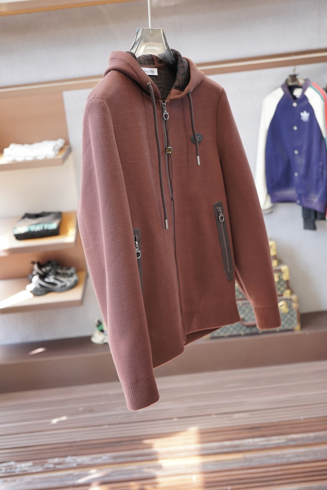 菲拉格慕/25秋冬外套，男士工装双口袋棉加羊毛外套。上海恒隆柜台订单，官网同步发售。🍕🍕加厚羊毛连帽实穿