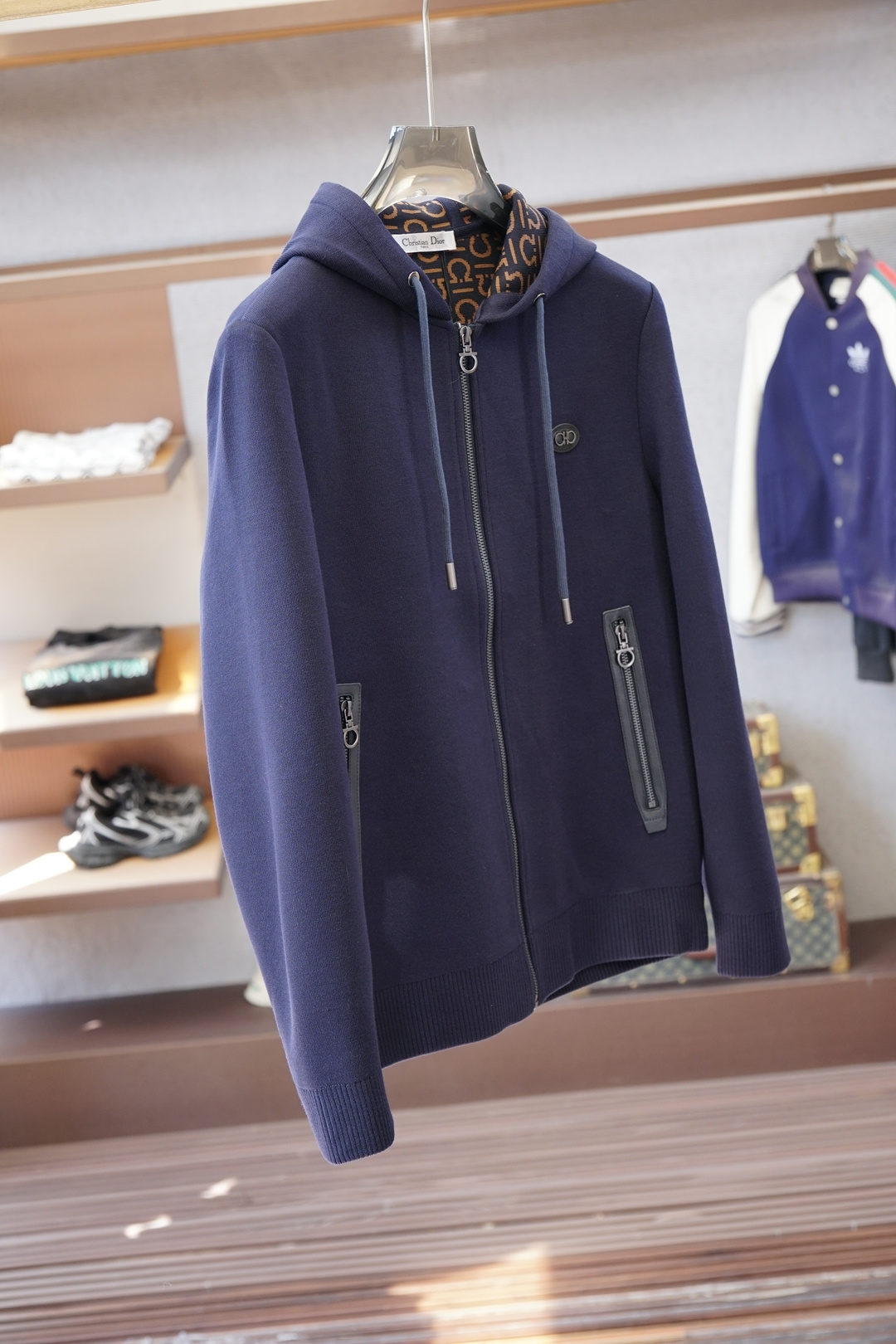 菲拉格慕/25秋冬外套，男士工装双口袋棉加羊毛外套。上海恒隆柜台订单，官网同步发售。🍕🍕加厚羊毛连帽实穿