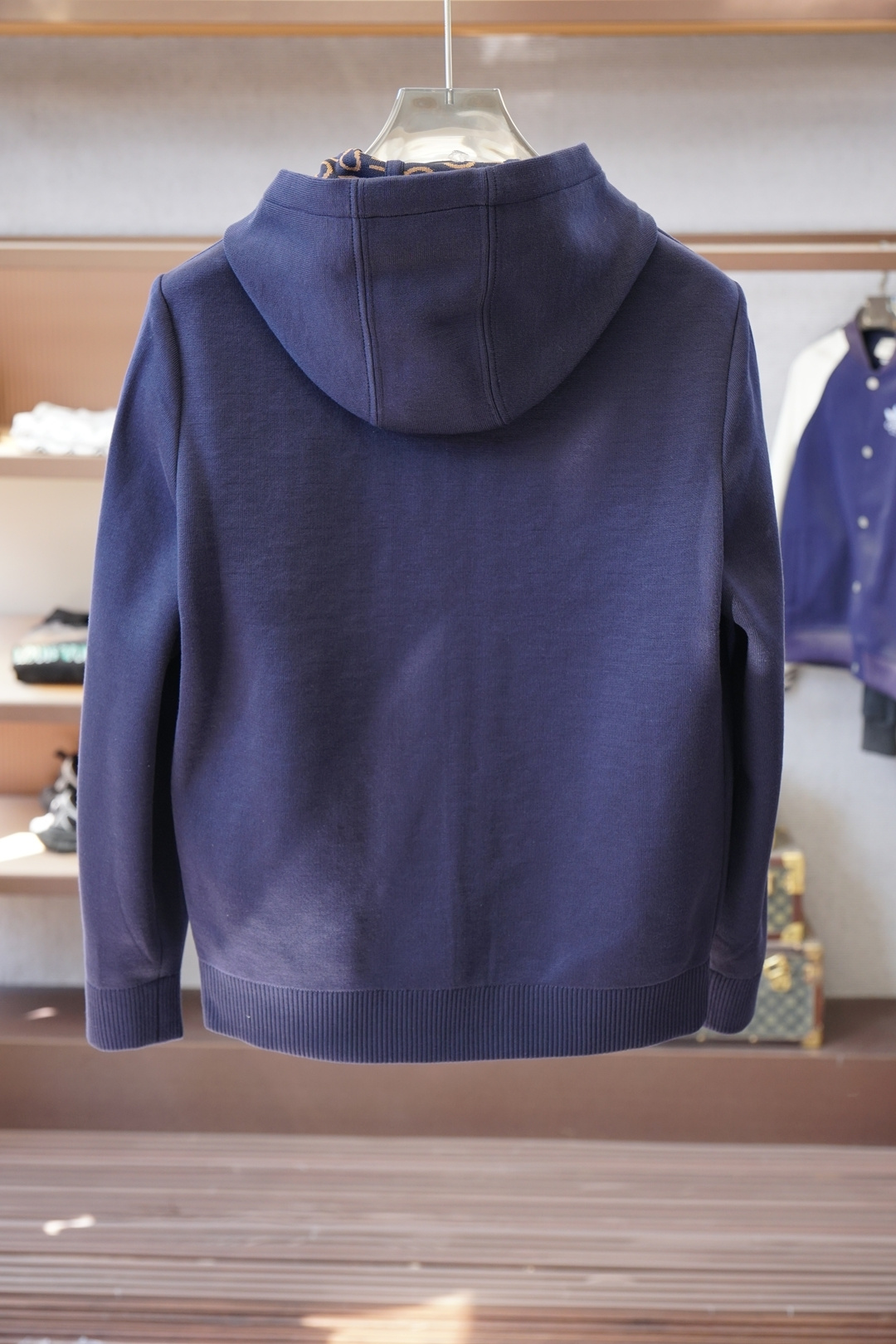 菲拉格慕/25秋冬外套，男士工装双口袋棉加羊毛外套。上海恒隆柜台订单，官网同步发售。🍕🍕加厚羊毛连帽实穿