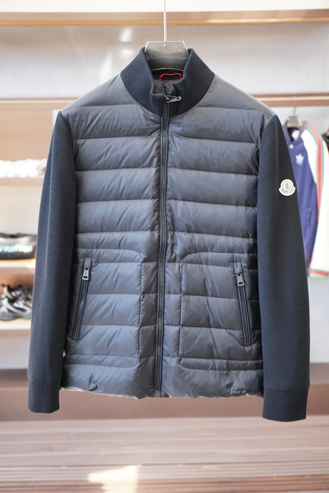 蒙口-2025秋冬款针织拼接羽绒混纺外套 | 品质之选，写意潇洒🍕🍕👕 高品质面料：精选14%绵羊毛，柔