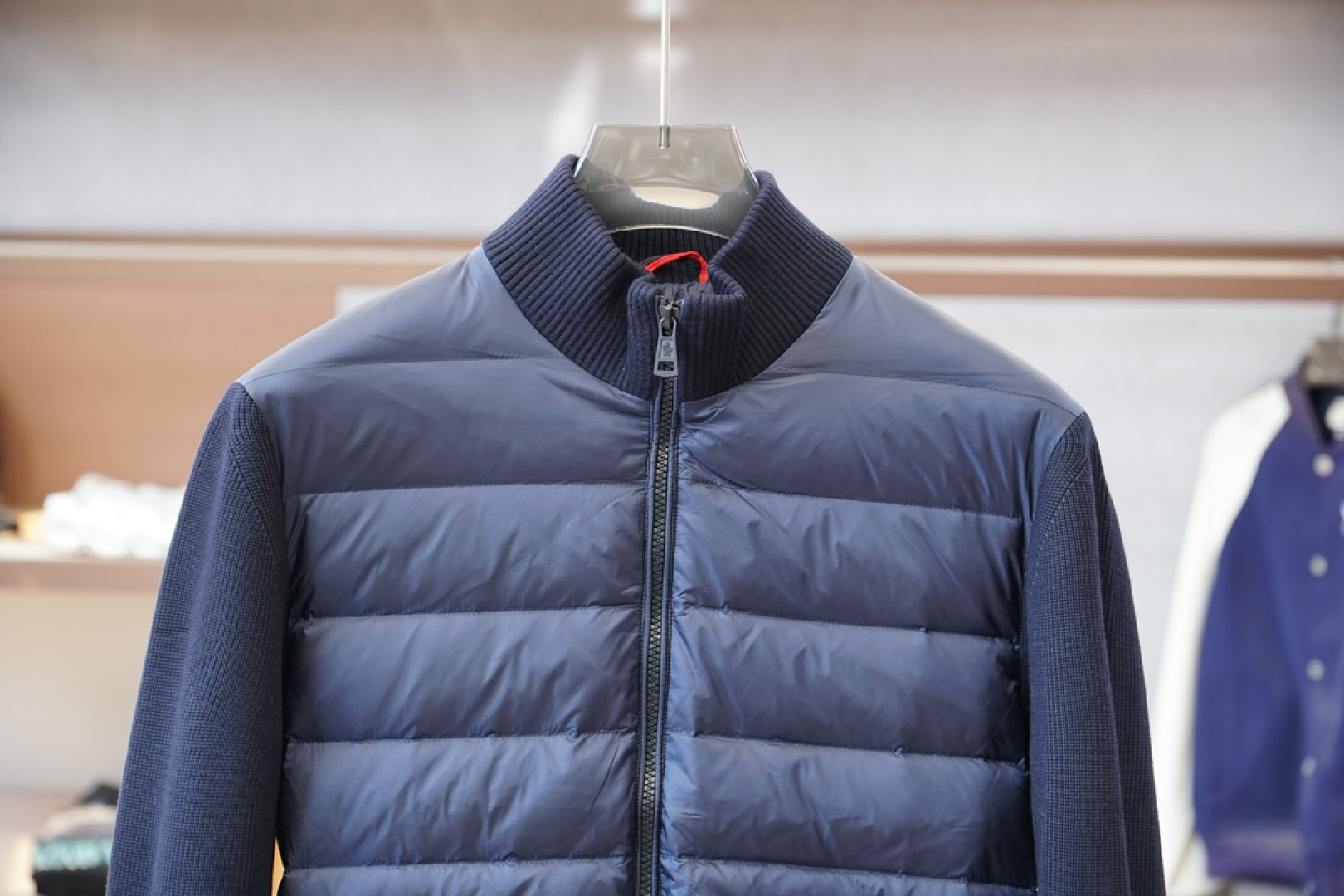 蒙口-2025秋冬款针织拼接羽绒混纺外套 | 品质之选，写意潇洒🍕🍕👕 高品质面料：精选14%绵羊毛，柔