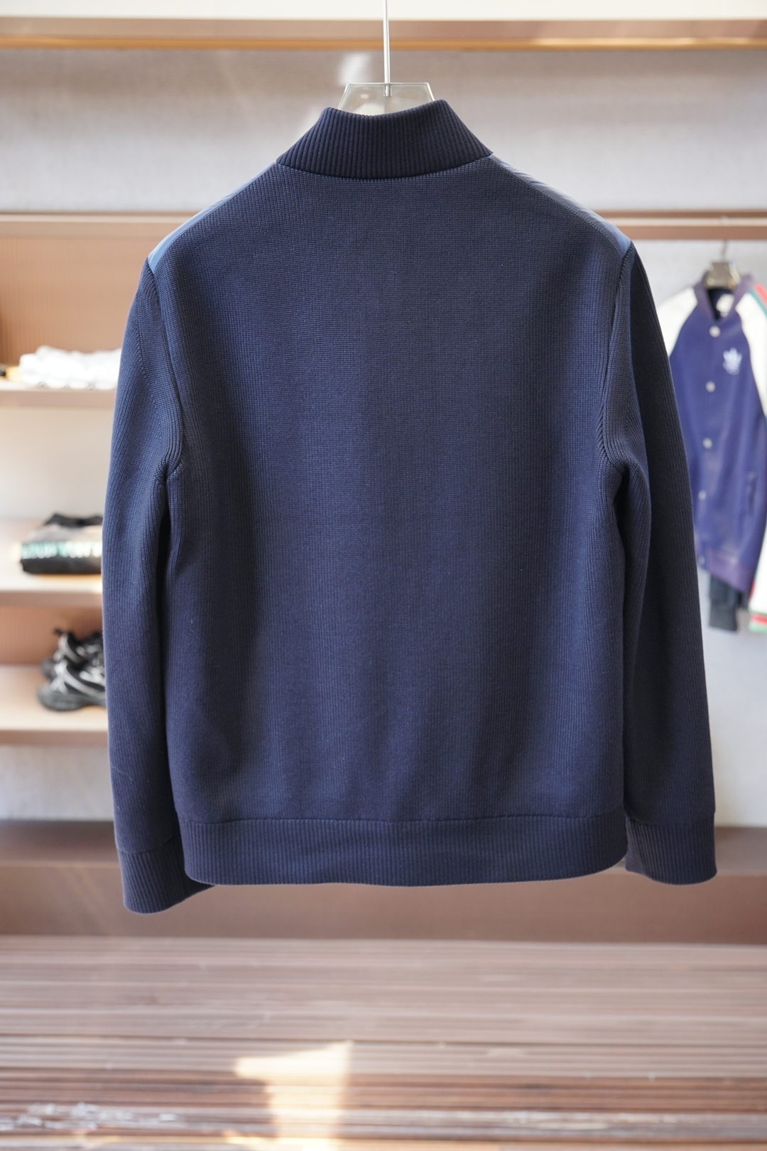 蒙口-2025秋冬款针织拼接羽绒混纺外套 | 品质之选，写意潇洒🍕🍕👕 高品质面料：精选14%绵羊毛，柔