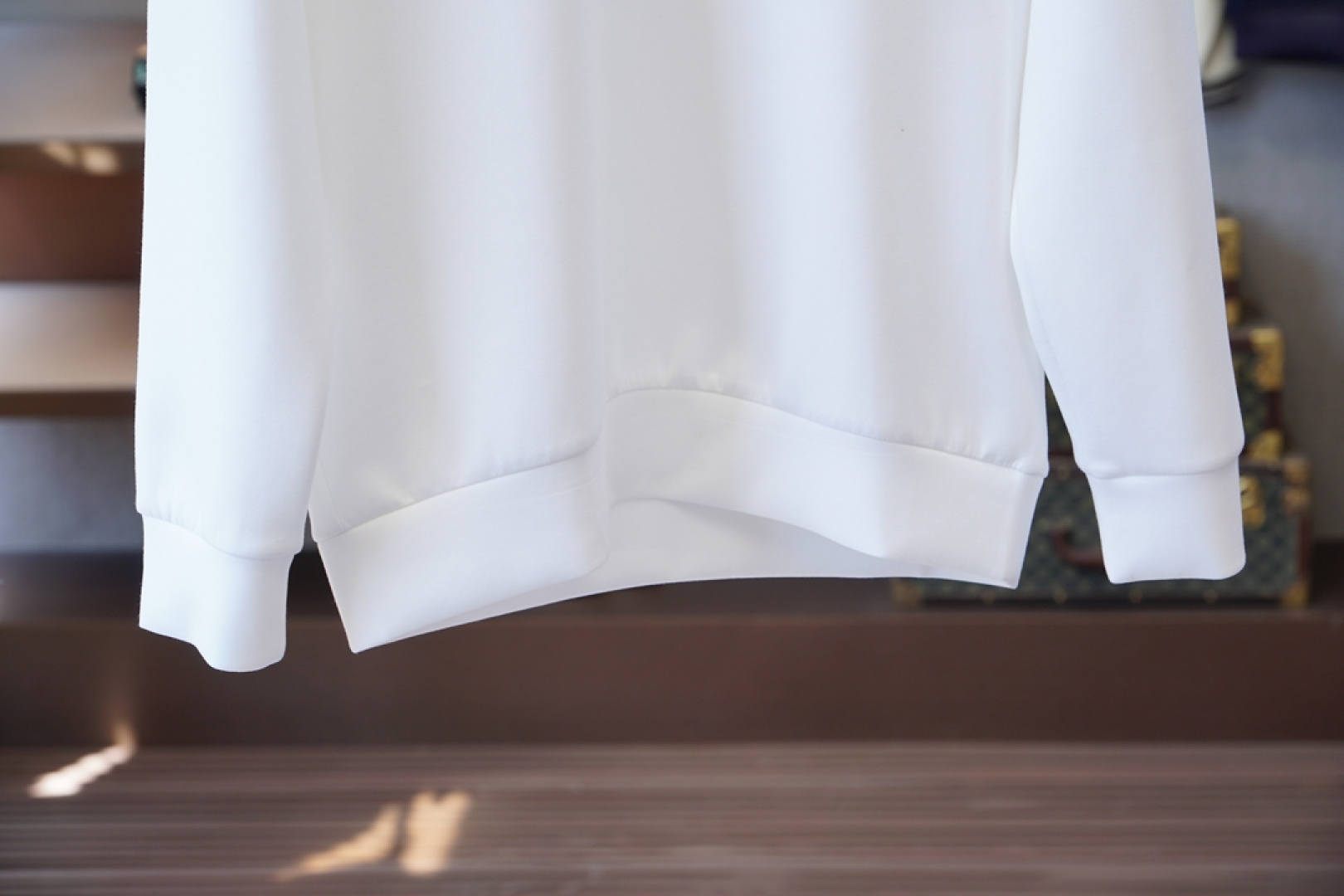 普拉达- Prada/25秋冬新品饰字母印花标识针织圆领卫衣，正面饰字母印花，采用400克纯棉其特性：柔