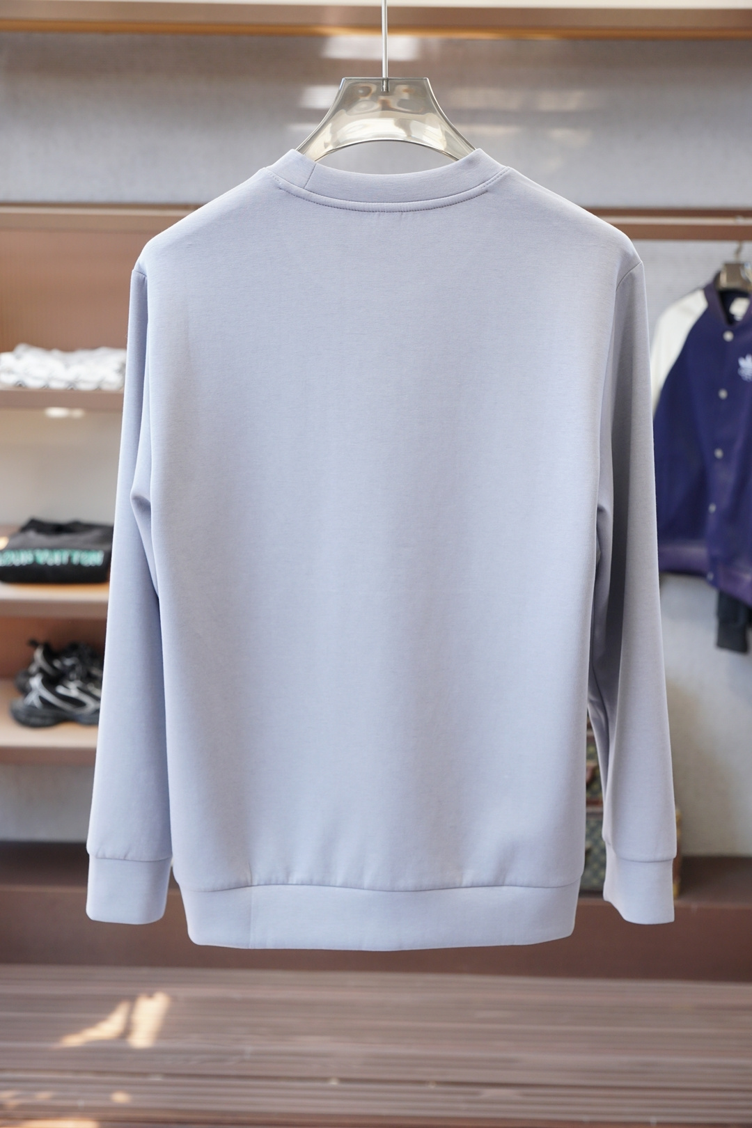 普拉达- Prada/25秋冬新品饰字母印花标识针织圆领卫衣，正面饰字母印花，采用400克纯棉其特性：柔