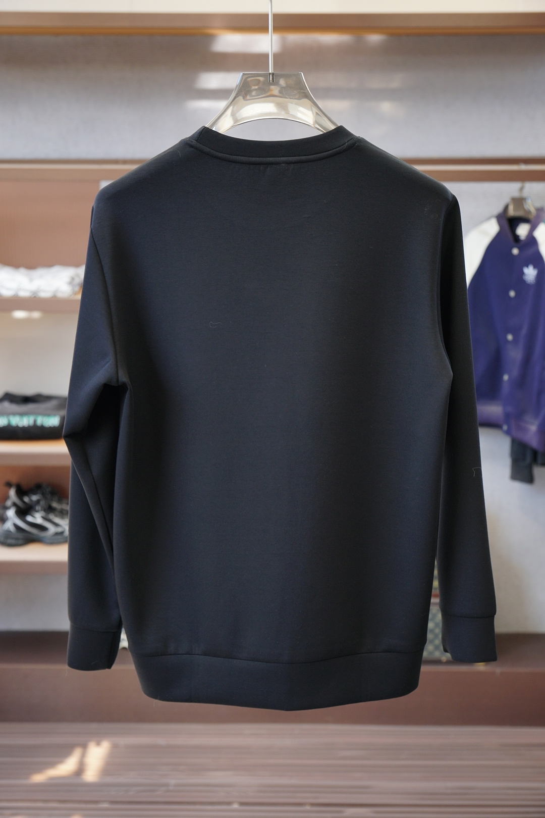 普拉达- Prada/25秋冬新品饰字母印花标识针织圆领卫衣，正面饰字母印花，采用400克纯棉其特性：柔