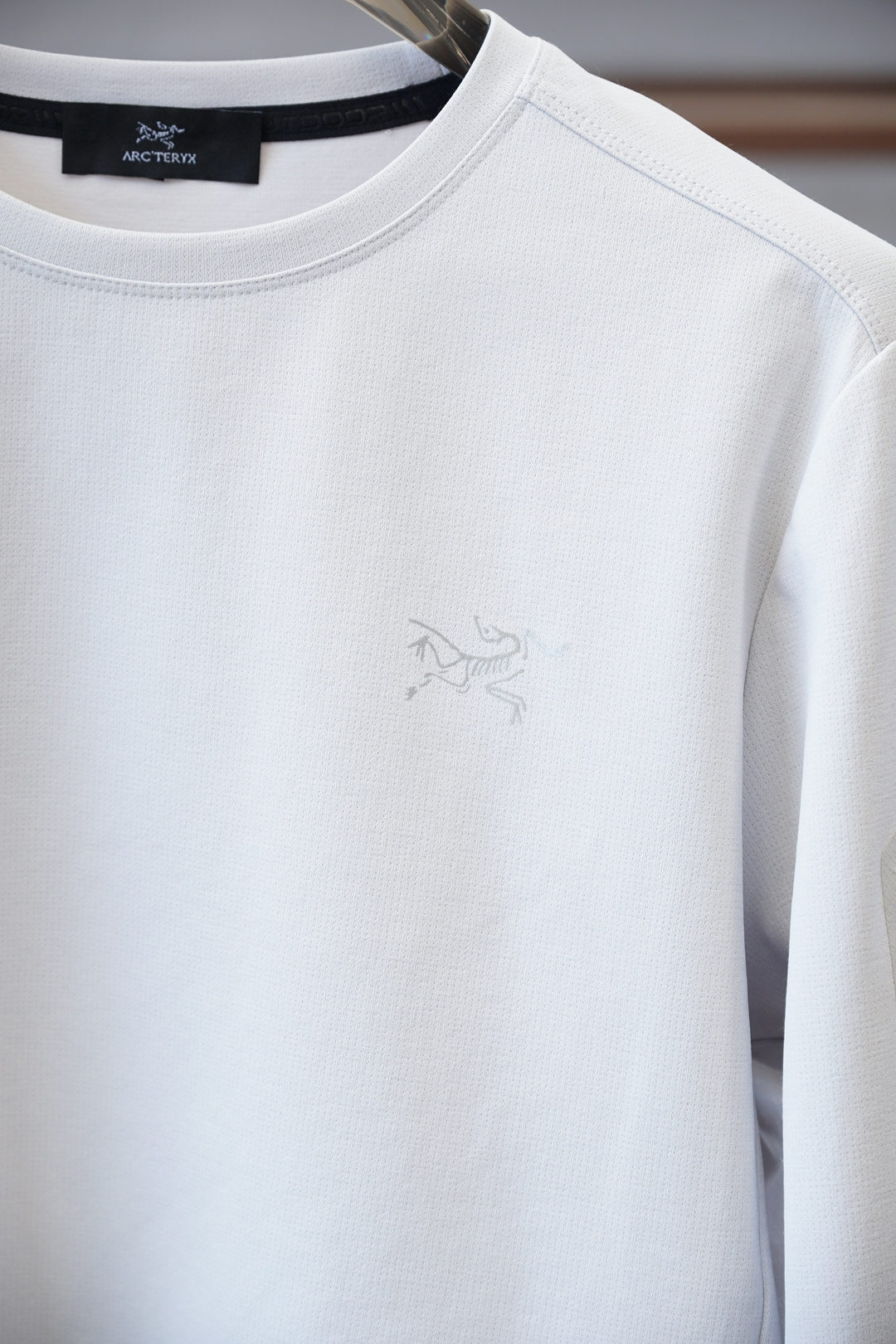 始祖鸟-🍬秋冬户外男士RHO LT系列运动健身休闲弹力超柔轻量针织长袖衫，薄绒内里套头圆领无缝压胶拉链口