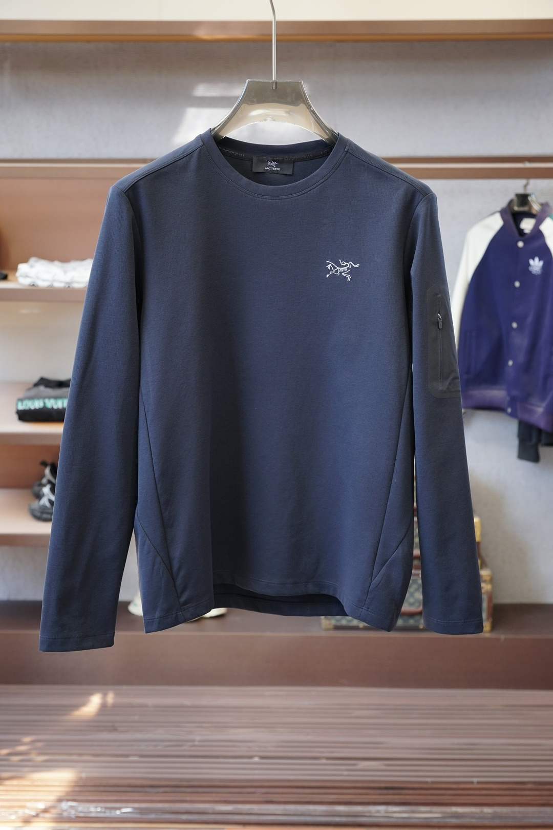 始祖鸟-🍬秋冬户外男士RHO LT系列运动健身休闲弹力超柔轻量针织长袖衫，薄绒内里套头圆领无缝压胶拉链口