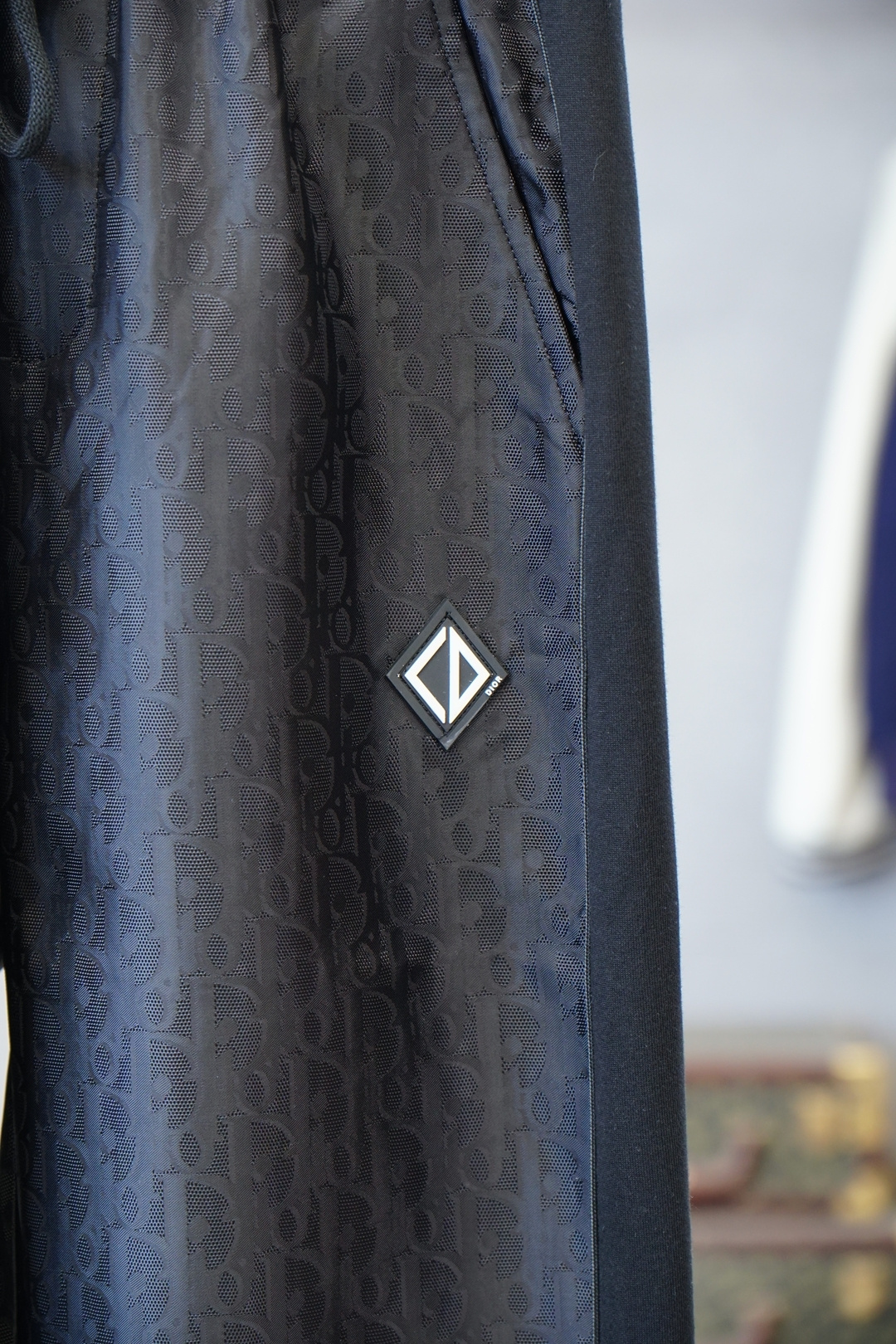 Dior迪奥//❤️❤️2025秋冬 全品相订单，保暖有型 加厚棉/-松紧腰直脚休闲裤 经典百搭 标志五