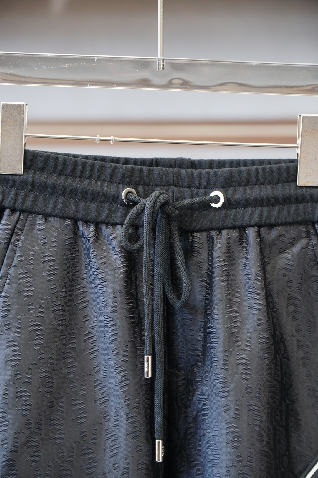 Dior迪奥//❤️❤️2025秋冬 全品相订单，保暖有型 加厚棉/-松紧腰直脚休闲裤 经典百搭 标志五